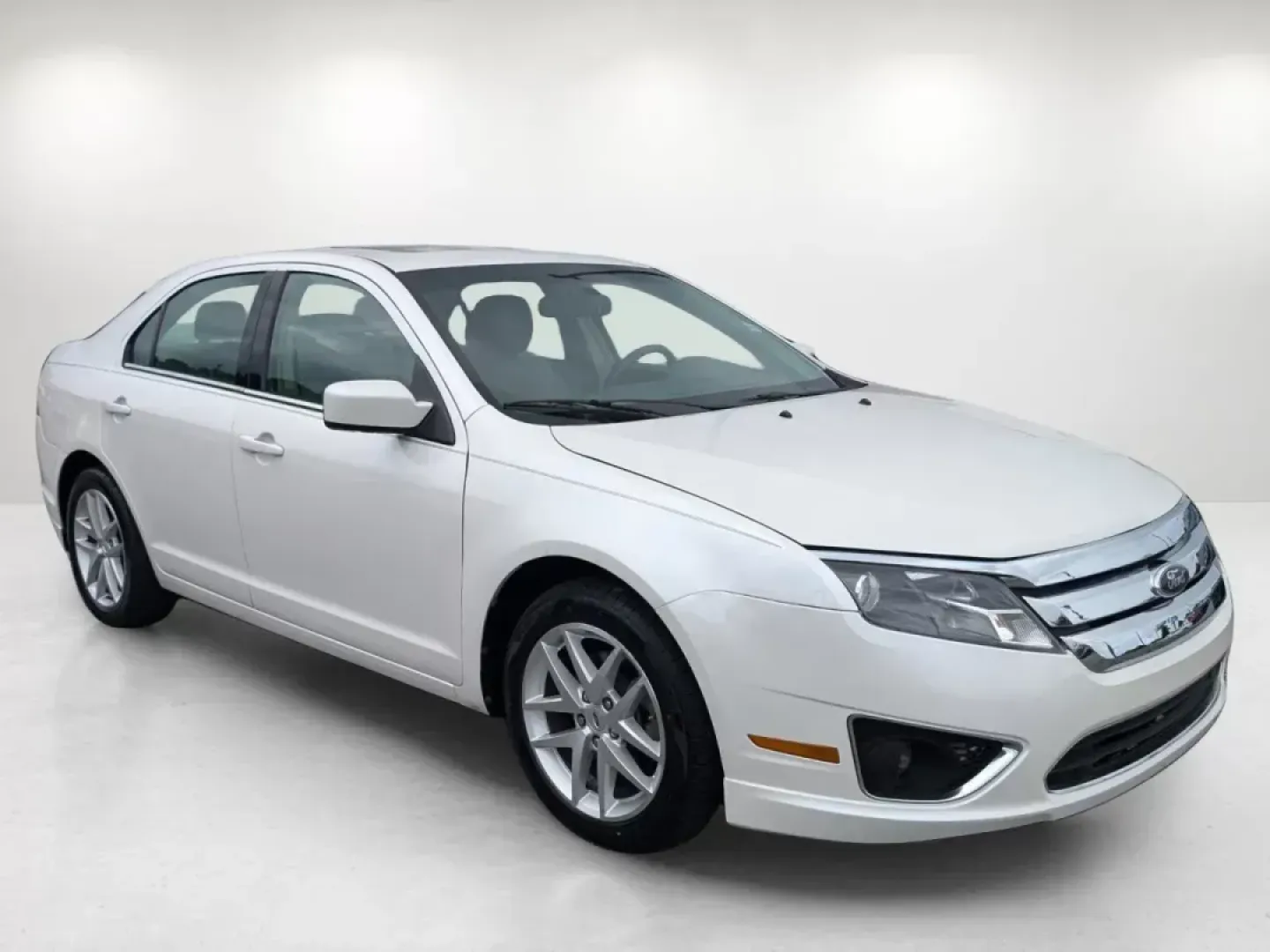 2012 Ford Fusion SEL (3FAHP0JG8CR) with an Other engine, located at 7000 Northlake Connector, Columbus, GA, 31904, (706) 987-8085, 32.524975, -84.978134 - **Experience Comfort and Reliability with This 2012 Ford Fusion SEL at Gils Auto - Opelika!**<br /> <br /> If you're searching for a dependable sedan that perfectly balances comfort and efficiency, look no further than this stunning 2012 Ford Fusion SEL at Gils Auto, located at 1430 Gateway Drive, O - Photo#2