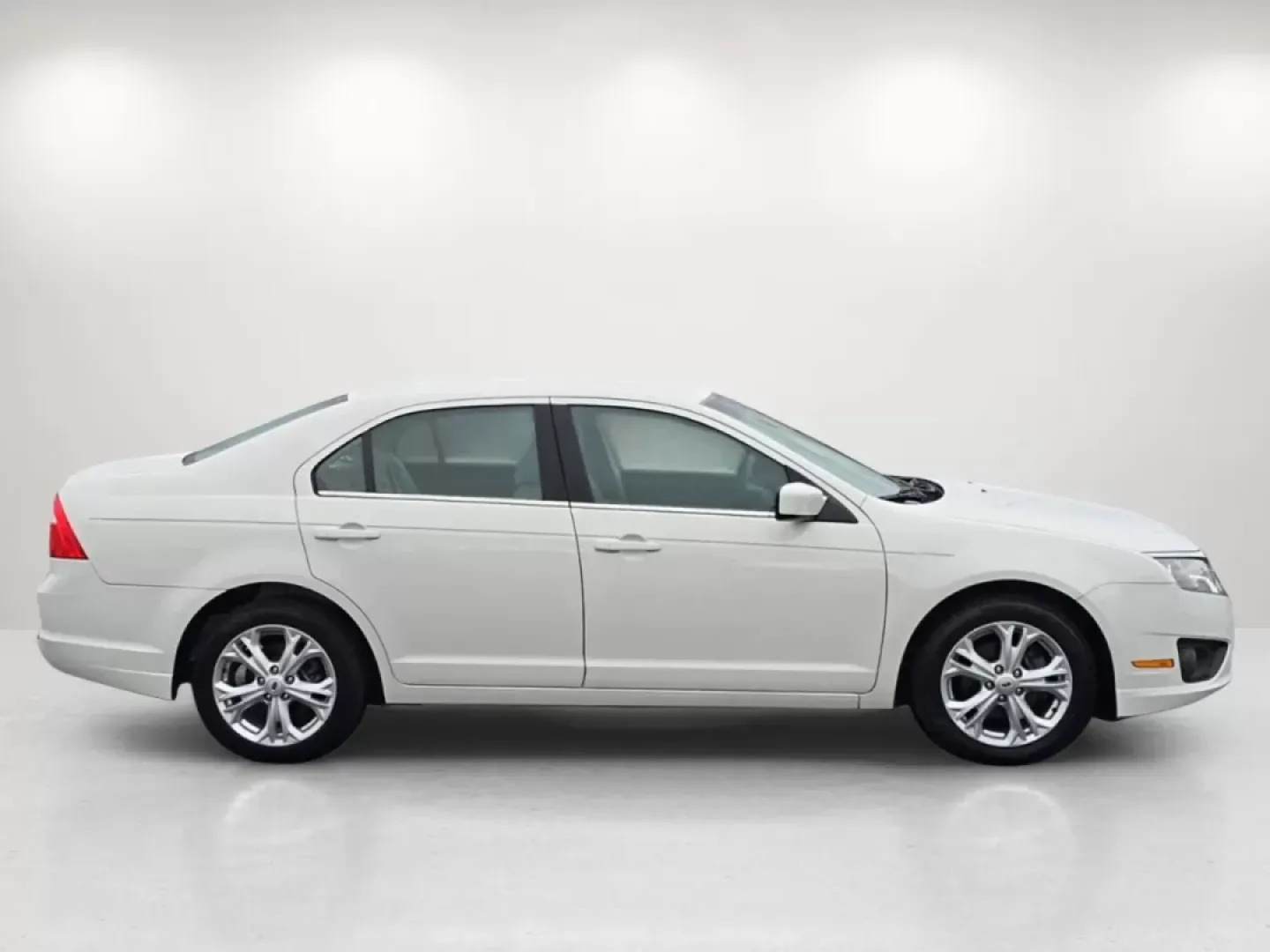 2012 Ford Fusion SE (3FAHP0HA7CR) with an Other engine, located at 5115 14th Ave., Columbus, GA, 31904, (706) 323-0345, 32.511494, -84.971046 - Elevate your daily commute or weekend outings with this stunning 2012 Ford Fusion SE, available now at Gils Auto - Columbus #2. This sedan isn't just a vehicle; it's a lifestyle choice for those who prioritize comfort, reliability, and affordability. Perfect for budget-conscious buyers or anyone nav - Photo#3