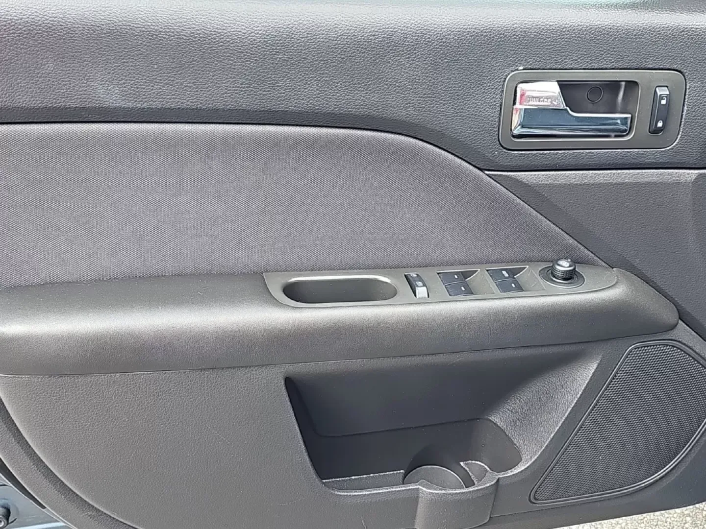 2012 /Charcoal Black Ford9 Fusion SE (3FAHP0HA0CR) with an Other engine, located at 804 22nd Ave, Phenix City, AL, 36870, (334) 297-1860, 32.484749, -85.024475 - ### Discover the 2012 Ford Fusion SE: Your Affordable Family Sedan Awaits!<br /> <br /> Are you a budget-conscious buyer searching for a reliable yet stylish sedan that fits your family's active lifestyle? Look no further! The 2012 Ford Fusion SE, now available at Gils Auto in Phenix City, AL, is th - Photo#8