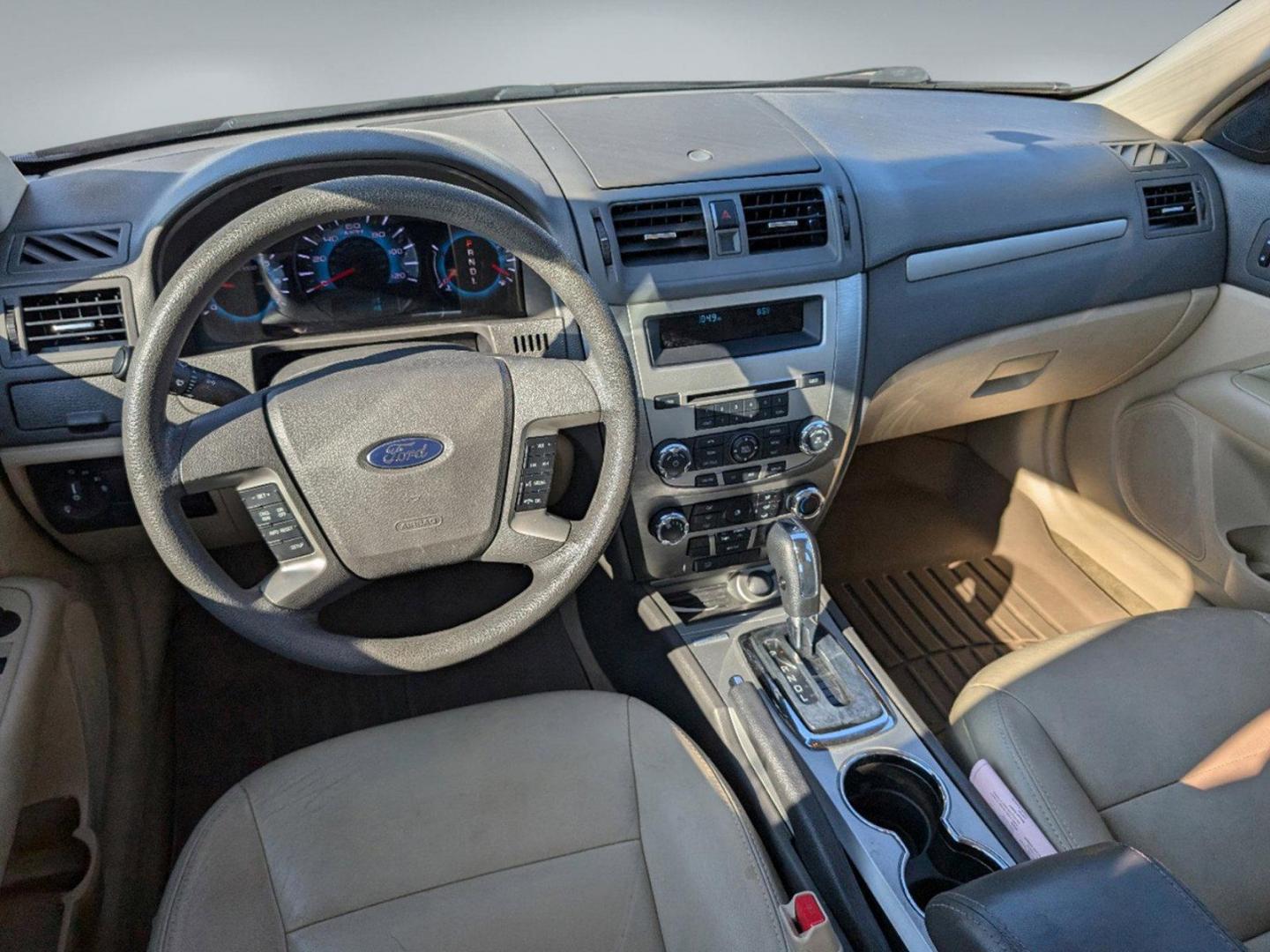 2012 Maroon Ford Fusion SE (3FAHP0HA0CR) with an Gas I4 2.5L/152 engine, 6-Speed Automatic transmission, located at 804 22nd Ave, Phenix City, AL, 36870, (334) 297-1860, 32.484749, -85.024475 - 2012 Ford Fusion SE - Photo#6