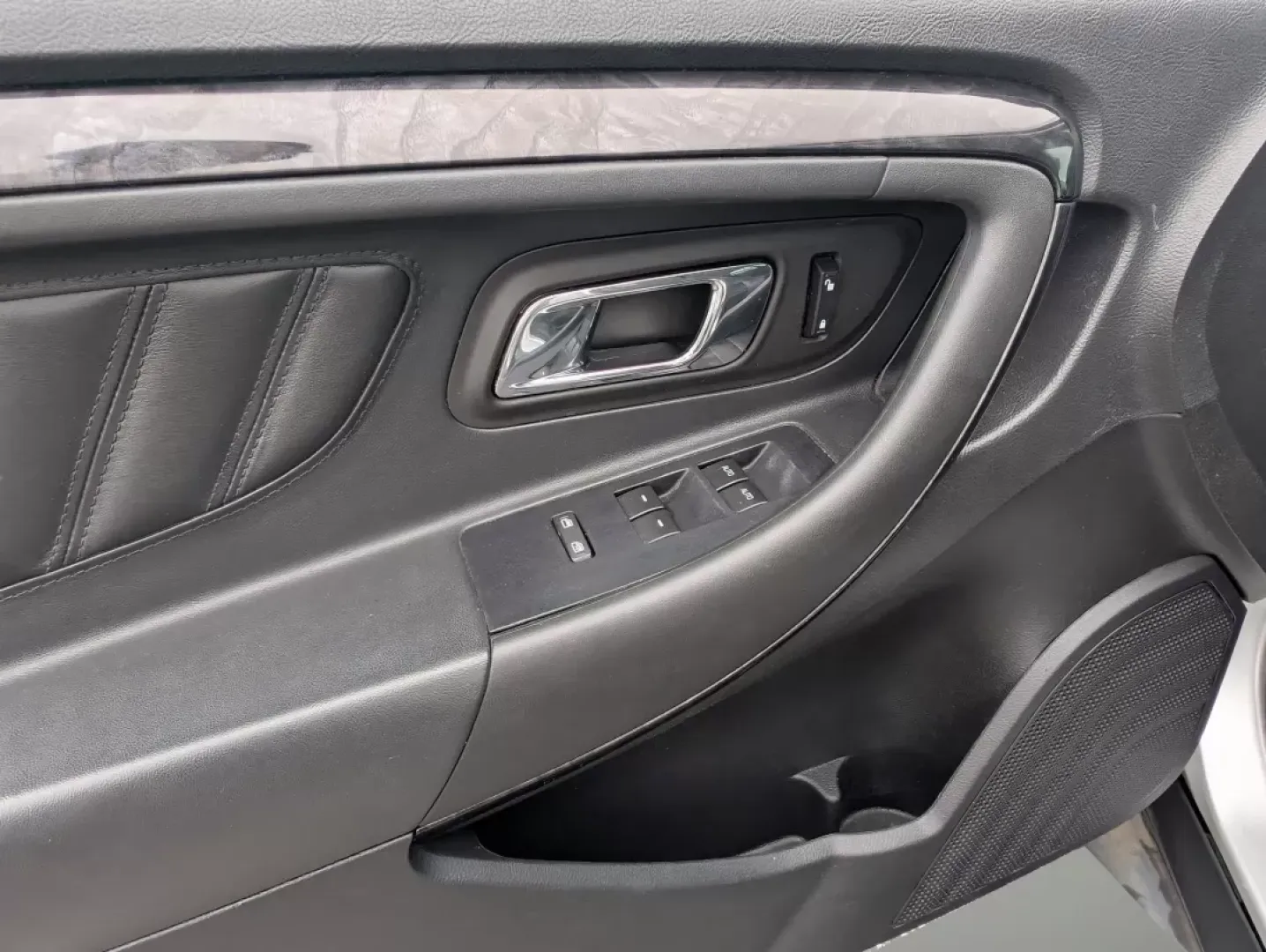 2012 Ford Taurus Limited (1FAHP2FW1CG) with an Other engine, located at 7000 Northlake Connector, Columbus, GA, 31904, (706) 987-8085, 32.524975, -84.978134 - Experience the thrill of the open road with our stunning 2012 Ford Taurus Limited, expertly crafted for those who value comfort and style. Whether you're a daily commuter navigating the bustling streets of Phenix City, AL, or a family embarking on weekend adventures, this sedan is designed to elevat - Photo#8