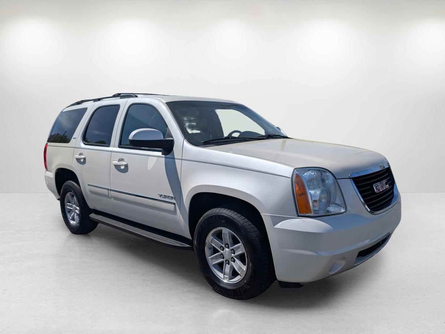 2012 /Light Tan GMC Yukon SLT (1GKS1CE09CR) with an Gas/Ethanol V8 5.3L/323 engine, 6-Speed Automatic w/OD transmission, located at 7000 Northlake Connector, Columbus, GA, 31904, (706) 987-8085, 32.524975, -84.978134 - 2012 GMC Yukon SLT - Photo#2