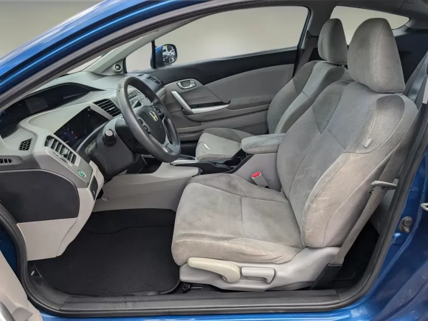 2012 Honda Civic Cpe EX (2HGFG3B82CH) with an Other engine, located at 1430 Gateway Drive, Opelika, AL, 36801, (334) 239-0944, 32.637871, -85.409790 - ### Discover Your Next Adventure with the 2012 Honda Civic Coupe EX at Gils Auto - Opelika<br /> <br /> Are you seeking a reliable and stylish vehicle for your daily commute or weekend getaways? Look no further than the 2012 Honda Civic Coupe EX available now at Gils Auto, your trusted Buy Here Pay - Photo#9