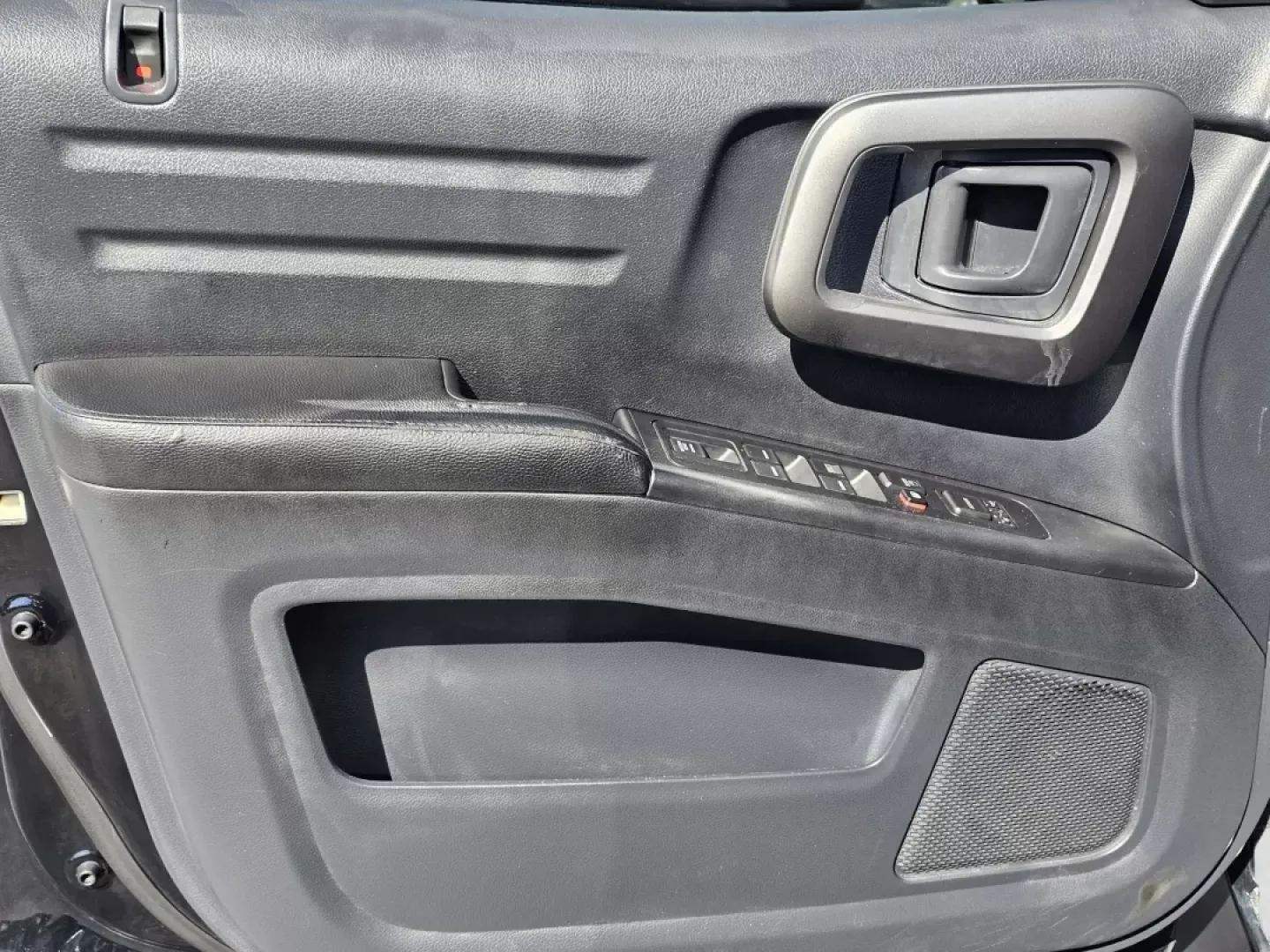 2012 Honda Ridgeline RTL (5FPYK1F56CB) with an Other engine, located at 5115 14th Ave., Columbus, GA, 31904, (706) 323-0345, 32.511494, -84.971046 - **Unleash Your Adventure with the 2012 Honda Ridgeline RTL Perfect for Every Journey!**<br /> <br /> Are you ready to take your weekend adventures to the next level or seamlessly manage your daily commute? Look no further than Gils Auto in Phenix City, AL! Our 2012 Honda Ridgeline RTL is the ultima - Photo#7