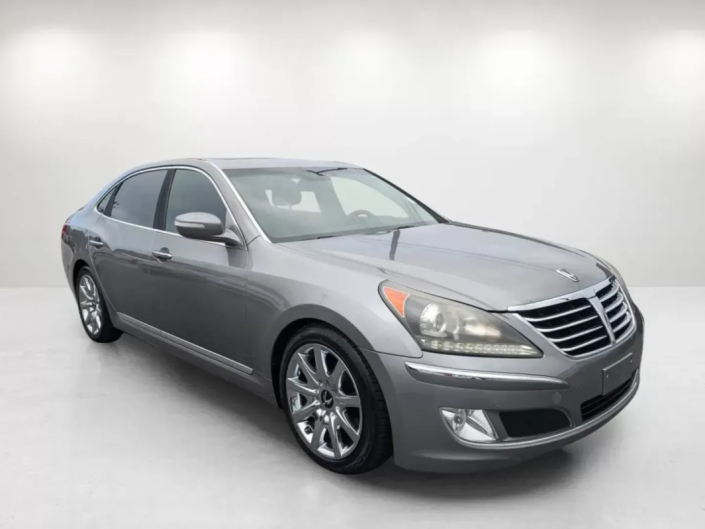 2012 /Jet Black Hyundai Equus Signature (KMHGH4JH6CU) with an Gas V8 5.0L/307 engine, 8-Speed Automatic w/Manual Shift transmission, located at 3959 U.S. 80 W, Phenix City, AL, 36870, (334) 297-4885, 32.469296, -85.135185 - **Elevate Your Daily Drive: 2012 Hyundai Equus at Gils Auto**<br /> <br /> Are you ready to transform your daily commute or weekend adventures? If you're looking for a vehicle that combines luxury with reliability, the 2012 Hyundai Equus is your perfect match. This stunning sedan is not just a means - Photo#3
