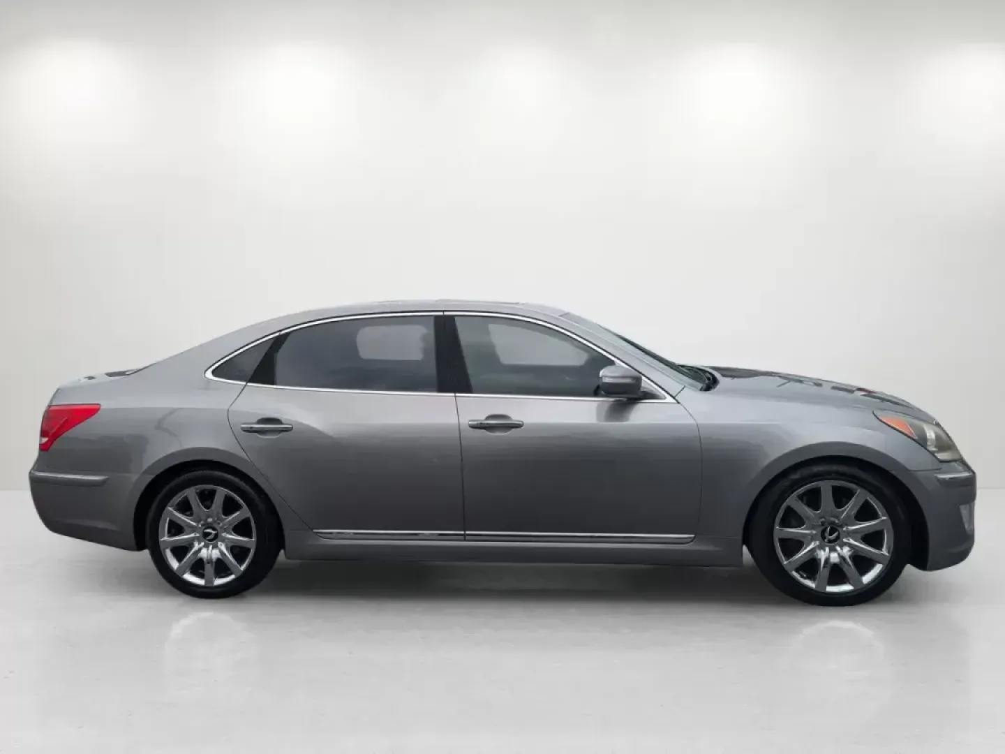 2012 /Jet Black Hyundai Equus Signature (KMHGH4JH6CU) with an Gas V8 5.0L/307 engine, 8-Speed Automatic w/Manual Shift transmission, located at 3959 U.S. 80 W, Phenix City, AL, 36870, (334) 297-4885, 32.469296, -85.135185 - **Elevate Your Daily Drive: 2012 Hyundai Equus at Gils Auto**<br /> <br /> Are you ready to transform your daily commute or weekend adventures? If you're looking for a vehicle that combines luxury with reliability, the 2012 Hyundai Equus is your perfect match. This stunning sedan is not just a means - Photo#4