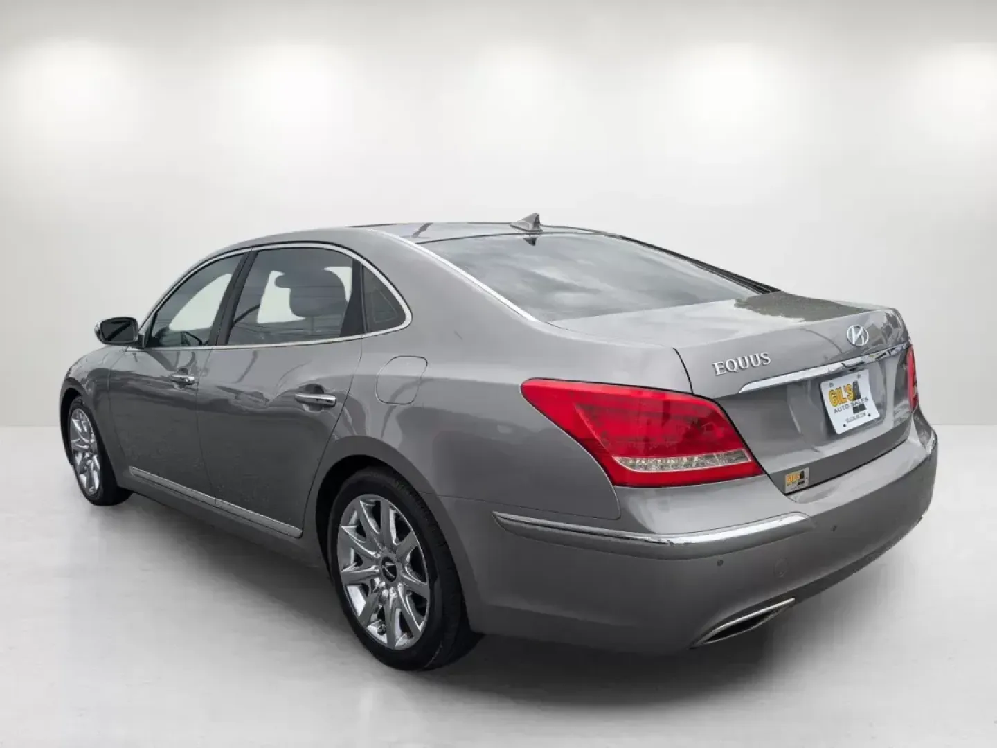 2012 /Jet Black Hyundai Equus Signature (KMHGH4JH6CU) with an Gas V8 5.0L/307 engine, 8-Speed Automatic w/Manual Shift transmission, located at 3959 U.S. 80 W, Phenix City, AL, 36870, (334) 297-4885, 32.469296, -85.135185 - **Elevate Your Daily Drive: 2012 Hyundai Equus at Gils Auto**<br /> <br /> Are you ready to transform your daily commute or weekend adventures? If you're looking for a vehicle that combines luxury with reliability, the 2012 Hyundai Equus is your perfect match. This stunning sedan is not just a means - Photo#7