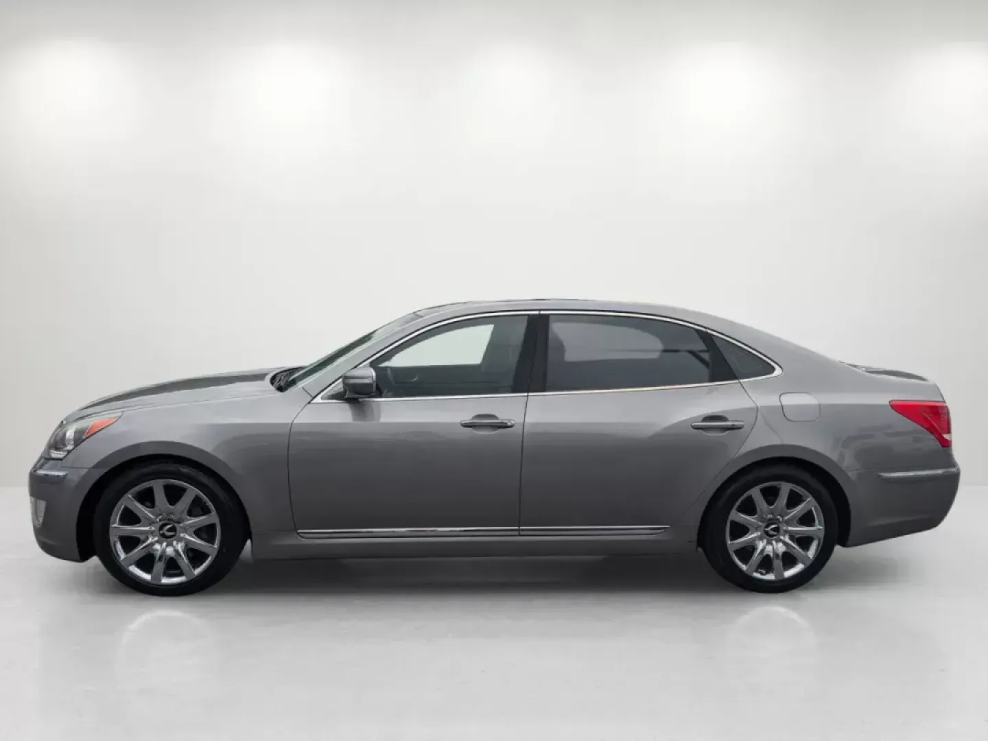 2012 /Jet Black Hyundai Equus Signature (KMHGH4JH6CU) with an Gas V8 5.0L/307 engine, 8-Speed Automatic w/Manual Shift transmission, located at 3959 U.S. 80 W, Phenix City, AL, 36870, (334) 297-4885, 32.469296, -85.135185 - **Elevate Your Daily Drive: 2012 Hyundai Equus at Gils Auto**<br /> <br /> Are you ready to transform your daily commute or weekend adventures? If you're looking for a vehicle that combines luxury with reliability, the 2012 Hyundai Equus is your perfect match. This stunning sedan is not just a means - Photo#8