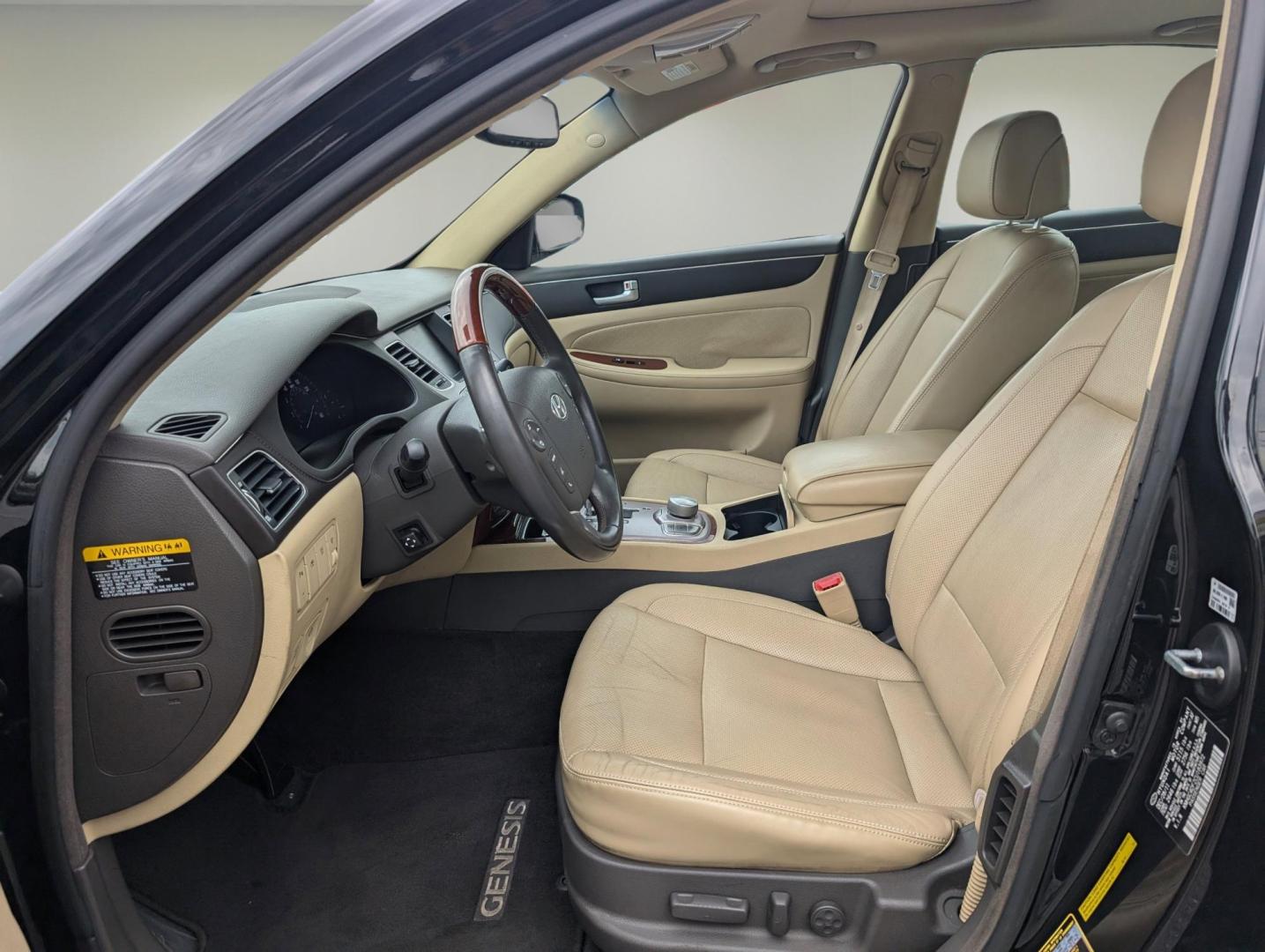 2012 /Cashmere Hyundai Genesis 4.6L (KMHGC4DF2CU) with an Gas V8 4.6L/282 engine, 8-Speed Automatic w/manual shift transmission, located at 3959 U.S. 80 W, Phenix City, AL, 36870, (334) 297-4885, 32.469296, -85.135185 - 2012 Hyundai Genesis 4.6L - Photo#9
