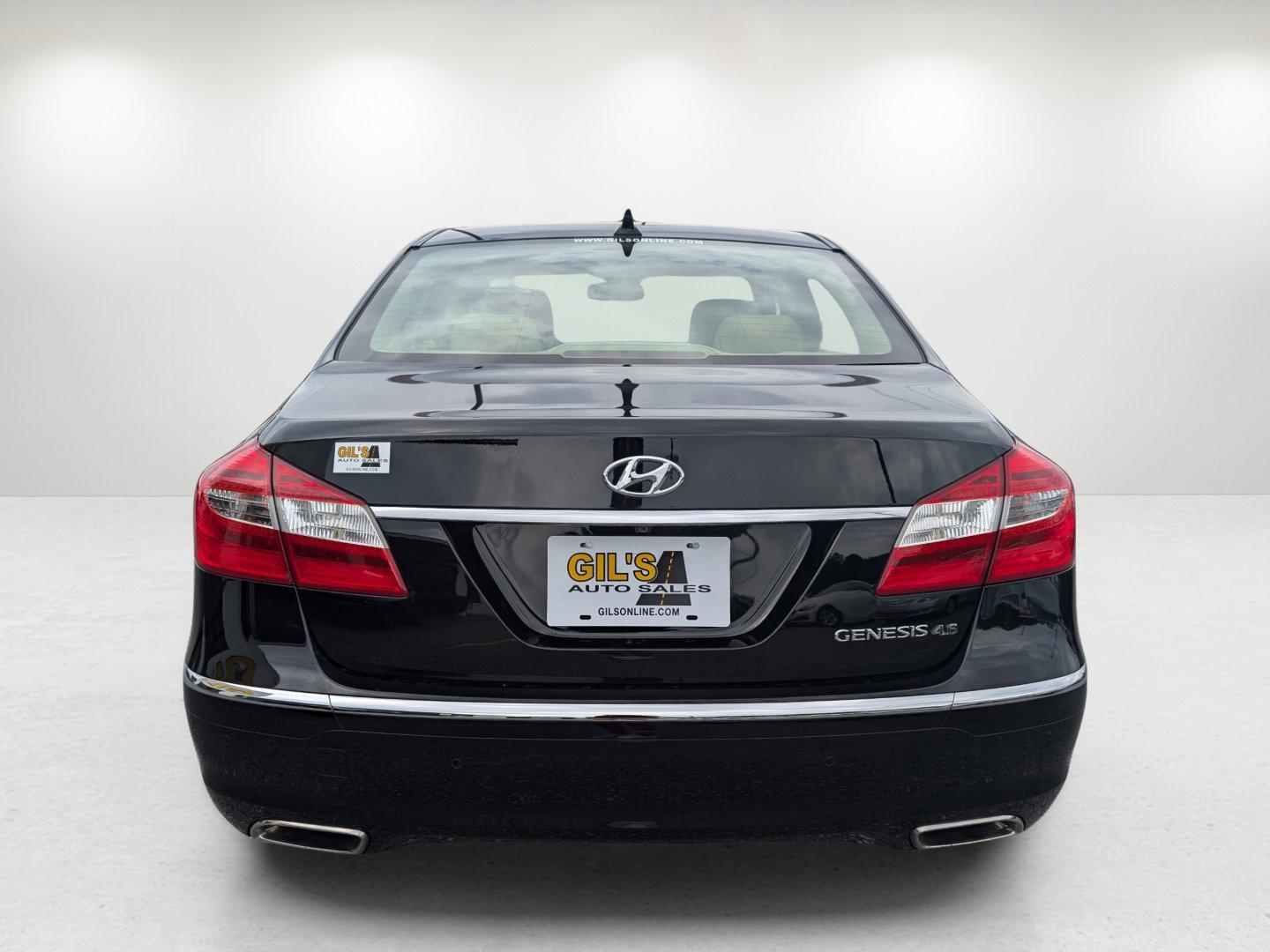 2012 /Cashmere Hyundai Genesis 4.6L (KMHGC4DF2CU) with an Gas V8 4.6L/282 engine, 8-Speed Automatic w/manual shift transmission, located at 3959 U.S. 80 W, Phenix City, AL, 36870, (334) 297-4885, 32.469296, -85.135185 - 2012 Hyundai Genesis 4.6L - Photo#5