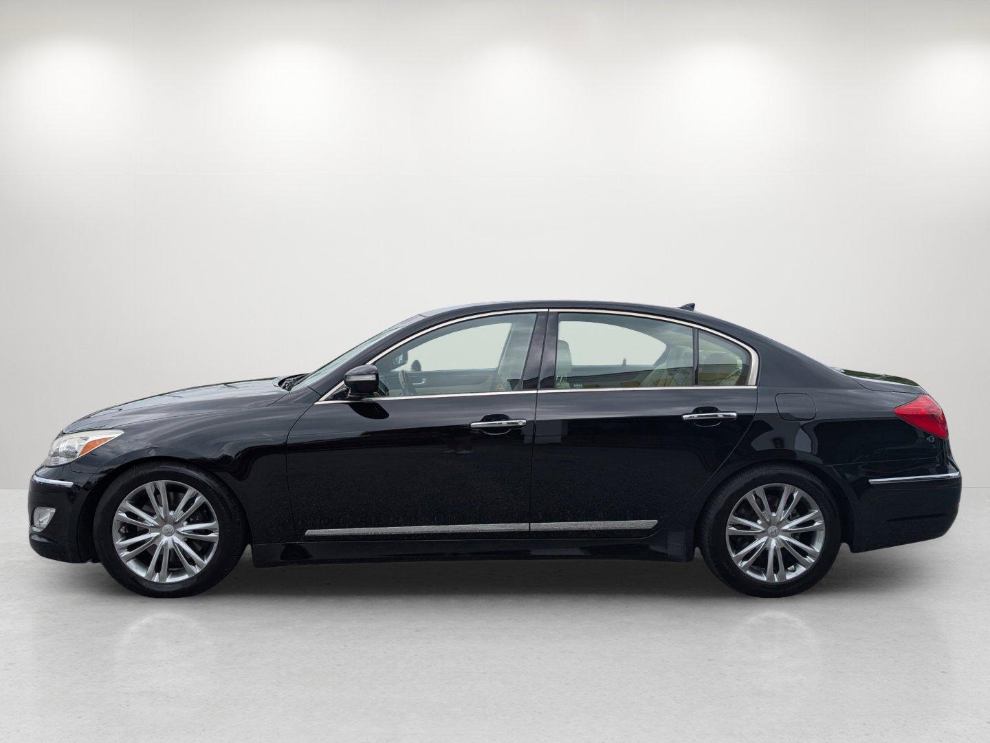 2012 /Cashmere Hyundai Genesis 4.6L (KMHGC4DF2CU) with an Gas V8 4.6L/282 engine, 8-Speed Automatic w/manual shift transmission, located at 3959 U.S. 80 W, Phenix City, AL, 36870, (334) 297-4885, 32.469296, -85.135185 - 2012 Hyundai Genesis 4.6L - Photo#7