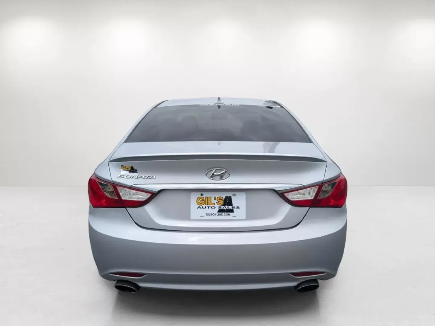 2012 /Gray Hyundai Sonata 2.4L SE (5NPEC4AC2CH) with an Other engine, located at 7000 Northlake Connector, Columbus, GA, 31904, (706) 987-8085, 32.524975, -84.978134 - **Discover Your Next Adventure with the 2012 Hyundai Sonata at Gils Auto in Phenix City, AL!**<br /> <br /> If you're seeking a reliable sedan that can perfectly blend your daily commute with weekend adventures, look no further than the 2012 Hyundai Sonata 2.4L SE. Whether you're navigating the bust - Photo#4