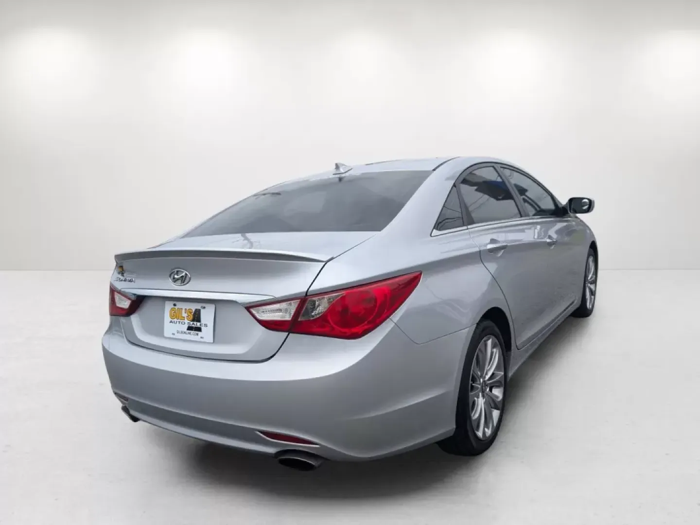 2012 /Gray Hyundai Sonata 2.4L SE (5NPEC4AC2CH) with an Other engine, located at 7000 Northlake Connector, Columbus, GA, 31904, (706) 987-8085, 32.524975, -84.978134 - **Discover Your Next Adventure with the 2012 Hyundai Sonata at Gils Auto in Phenix City, AL!**<br /> <br /> If you're seeking a reliable sedan that can perfectly blend your daily commute with weekend adventures, look no further than the 2012 Hyundai Sonata 2.4L SE. Whether you're navigating the bust - Photo#27