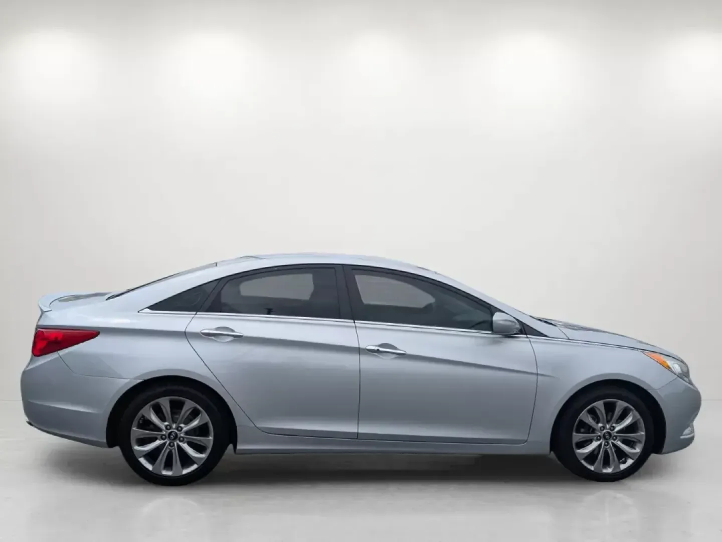 2012 /Gray Hyundai Sonata 2.4L SE (5NPEC4AC2CH) with an Gas I4 2.4L/144 engine, 6-Speed Automatic w/manual shift transmission, located at 521 Old Farm Lane Rd, Prattville, AL, 36066, (334) 325-1505, 32.482460, -86.416367 - 2012 Hyundai Sonata 2.4L SE - Photo#3
