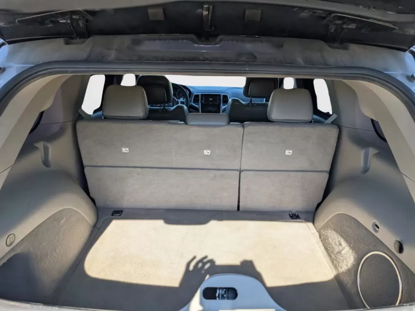 2012 /Dark Graystone/Medium Graystone Jeep Grand Cherokee Laredo Altitude (1C4RJEAG0CC) with an Other engine, located at 1430 Gateway Drive, Opelika, AL, 36801, (334) 239-0944, 32.637871, -85.409790 - **Unleash Your Adventurous Spirit with the 2012 Jeep Grand Cherokee Laredo Altitude!**<br /> <br /> Are you looking for the perfect vehicle to elevate your lifestyle? Whether it's weekend getaways, daily commutes, or family road trips, the 2012 Jeep Grand Cherokee Laredo Altitude is designed to meet - Photo#8