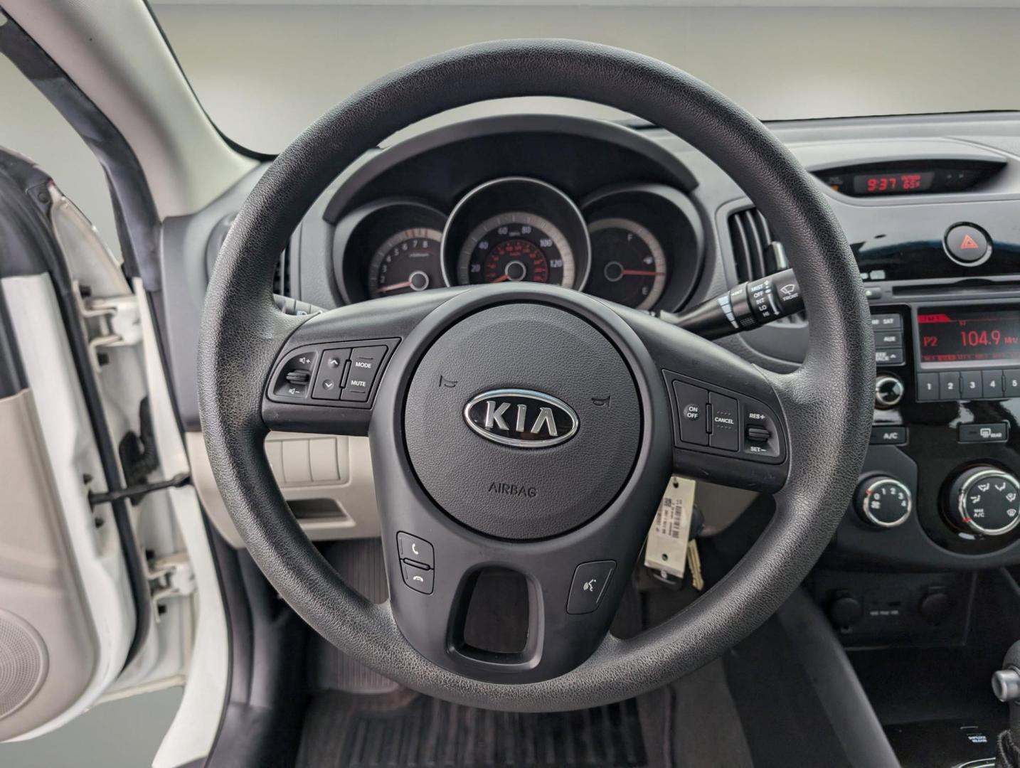 2012 /Stone Kia Forte Koup EX (KNAFU6A20C5) with an Gas I4 2.0L/122 engine, 6-Speed Automatic transmission, located at 1430 Gateway Drive, Opelika, AL, 36801, (334) 239-0944, 32.637871, -85.409790 - 2012 Kia Forte Koup EX - Photo#14