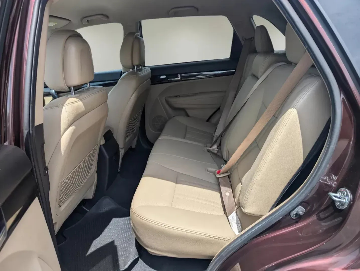 2012 /Beige Kia Sorento EX (5XYKU4A61CG) with an Gas I4 2.4L/ engine, 6-Speed Automatic w/manual shift transmission, located at 804 22nd Ave, Phenix City, AL, 36870, (334) 297-1860, 32.484749, -85.024475 - 2012 Kia Sorento EX - Photo#10