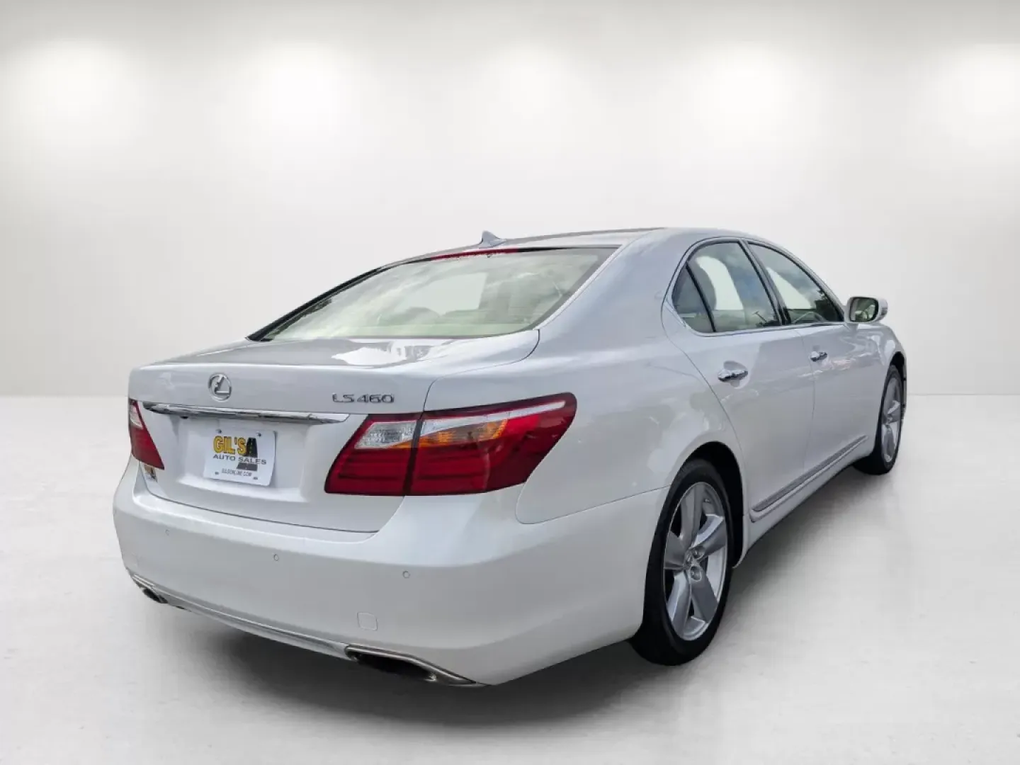 2012 Lexus LS 460 (JTHBL5EF9C5) with an Other engine, located at 3959 U.S. 80 W, Phenix City, AL, 36870, (334) 297-4885, 32.469296, -85.135185 - **Elevate Your Driving Experience: 2012 Lexus LS 460 at Gils Auto**<br /> <br /> Are you ready to redefine your daily commute or make a statement on those weekend getaways? The 2012 Lexus LS 460 is the perfect luxury sedan to elevate your driving experience, offering a seamless blend of comfort, sty - Photo#4