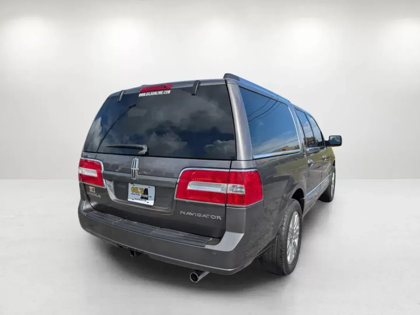 2012 Lincoln Navigator L (5LMJJ3H56CE) with an Gas/Ethanol V8 5.4L/330 engine, 6-Speed Automatic transmission, located at 3959 U.S. 80 W, Phenix City, AL, 36870, (334) 297-4885, 32.469296, -85.135185 - 2012 Lincoln Navigator L - Photo#5