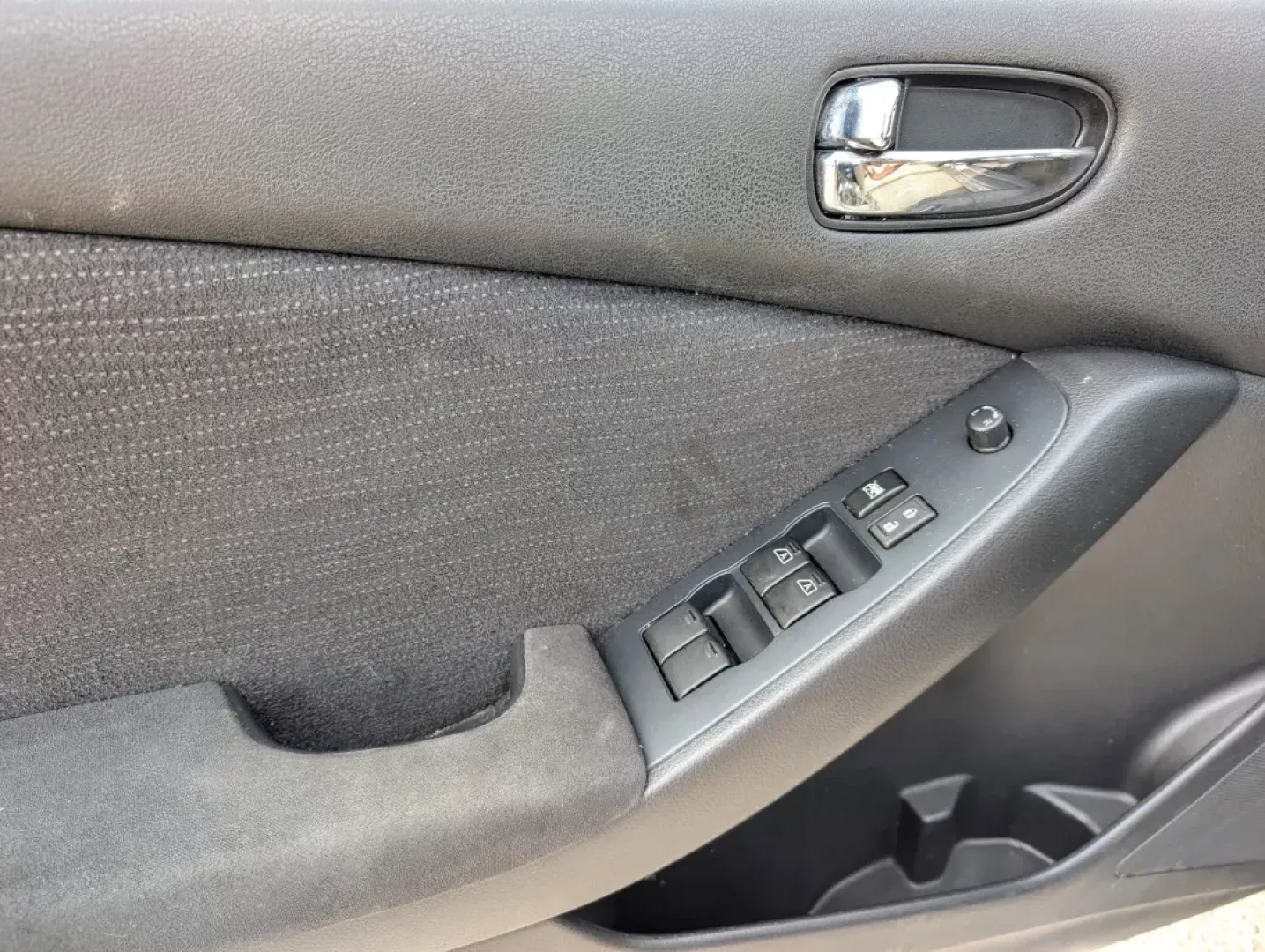 2012 /Charcoal Nissan Altima 2.5 S (1N4AL2AP3CC) with an Gas I4 2.5L/ engine, 1-Speed Continuously Variable Ratio transmission, located at 804 22nd Ave, Phenix City, AL, 36870, (334) 297-1860, 32.484749, -85.024475 - 2012 Nissan Altima 2.5 S - Photo#9