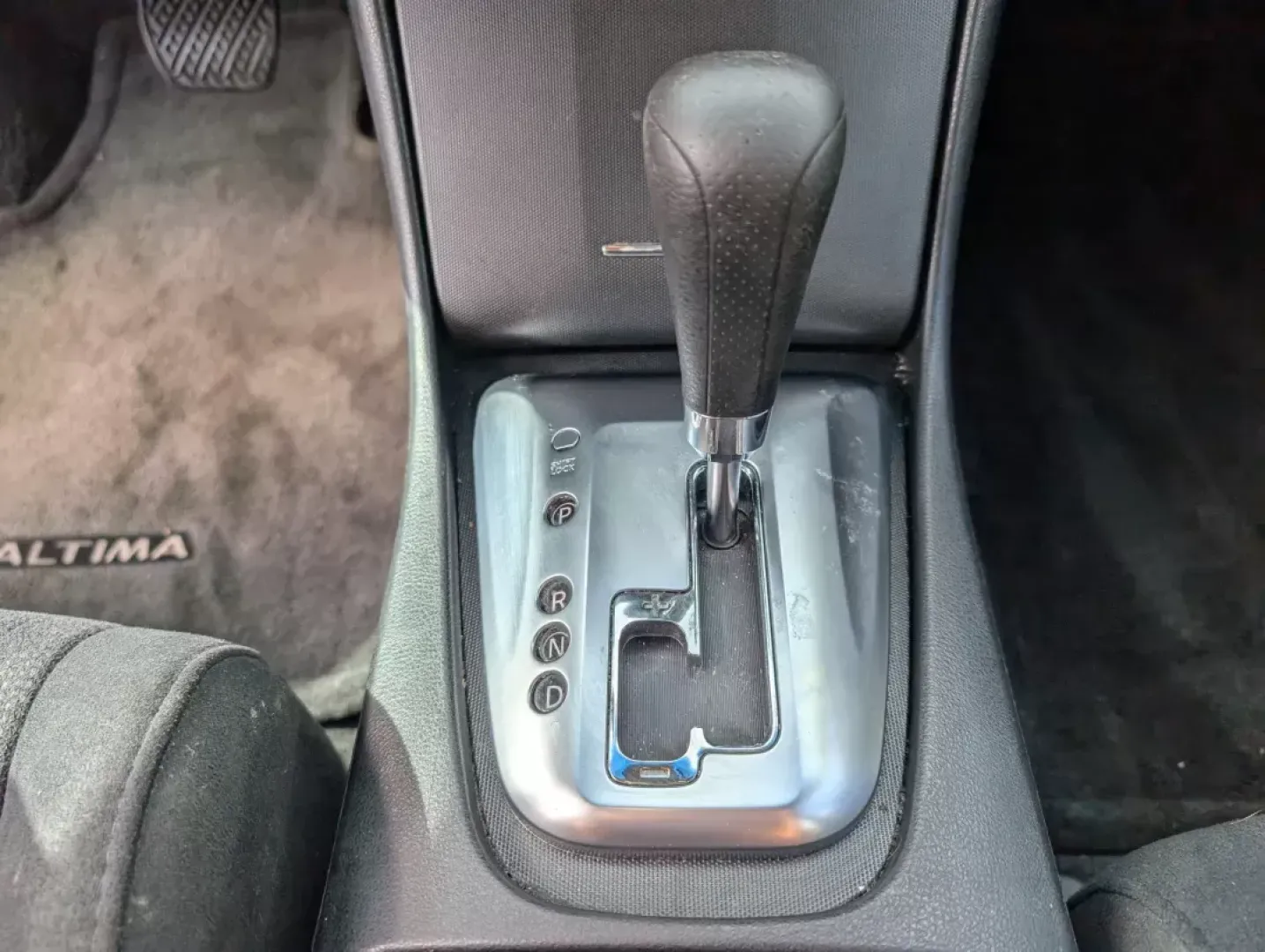 2012 /Charcoal Nissan Altima 2.5 S (1N4AL2AP3CC) with an Gas I4 2.5L/ engine, 1-Speed Continuously Variable Ratio transmission, located at 804 22nd Ave, Phenix City, AL, 36870, (334) 297-1860, 32.484749, -85.024475 - 2012 Nissan Altima 2.5 S - Photo#15