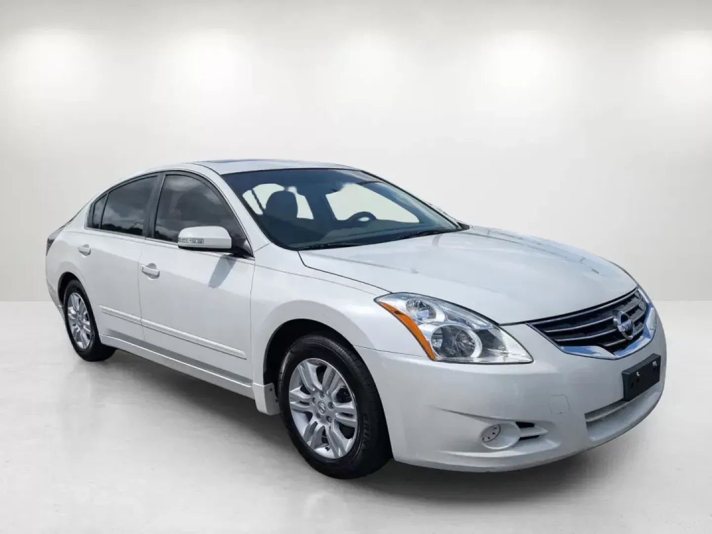 2012 /Blonde Nissan Altima 2.5 SL (1N4AL2AP2CC) with an Gas I4 2.5L/ engine, 1-Speed Continuously Variable Ratio transmission, located at 3959 U.S. 80 W, Phenix City, AL, 36870, (334) 297-4885, 32.469296, -85.135185 - 2012 Nissan Altima 2.5 SL - Photo#2