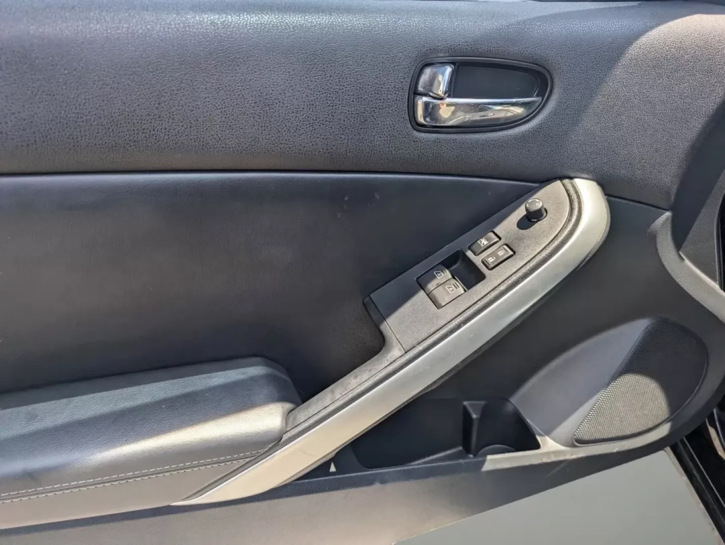 2012 /Charcoal Nissan Altima 2.5 S (1N4AL2EP4CC) with an Other engine, located at 804 22nd Ave, Phenix City, AL, 36870, (334) 297-1860, 32.484749, -85.024475 - Are you looking for the perfect blend of style, comfort, and reliability for your daily commute or weekend adventures? Look no further than this stunning 2012 Nissan Altima 2.5 S, available now at Gils Auto in Phenix City, AL. This sleek two-door sedan isn't just a mode of transportation; it's a lif - Photo#8