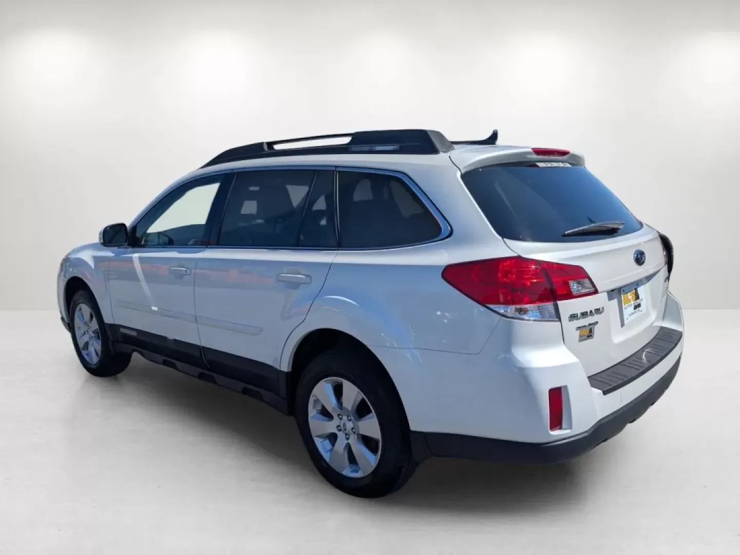 2012 /Warm Ivory Subaru Outback 2.5i Limited (4S4BRBKC5C3) with an Other engine, located at 1430 Gateway Drive, Opelika, AL, 36801, (334) 239-0944, 32.637871, -85.409790 - **Adventure Awaits with the 2012 Subaru Outback 2.5i Limited Your Perfect Companion for Family Road Trips!**<br /> <br /> Are you ready to embark on unforgettable journeys with your family or friends? The 2012 Subaru Outback 2.5i Limited is the ideal vehicle that combines comfort, space, and versat - Photo#6