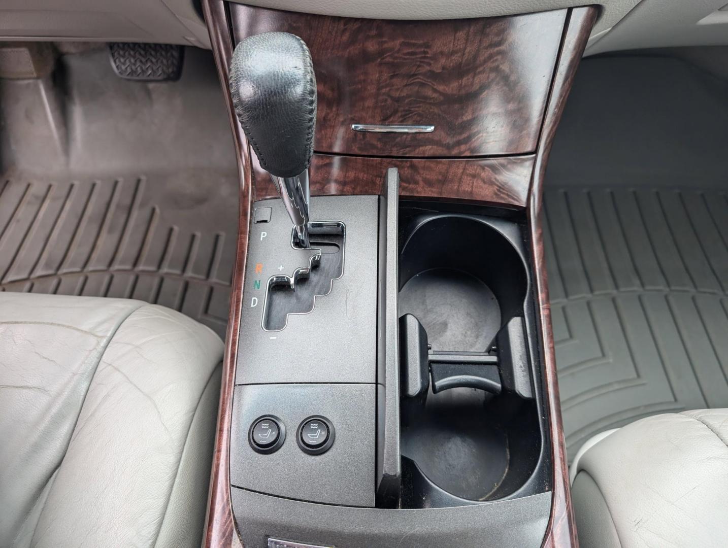 2012 Toyota Avalon (4T1BK3DB8CU) with an Gas V6 3.5L/211 engine, 6-Speed Automatic transmission, located at 3959 U.S. 80 W, Phenix City, AL, 36870, (334) 297-4885, 32.469296, -85.135185 - 2012 Toyota Avalon - Photo#12