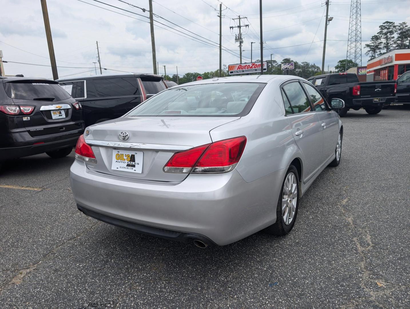 2012 Toyota Avalon (4T1BK3DB8CU) with an Gas V6 3.5L/211 engine, 6-Speed Automatic transmission, located at 3959 U.S. 80 W, Phenix City, AL, 36870, (334) 297-4885, 32.469296, -85.135185 - 2012 Toyota Avalon - Photo#4