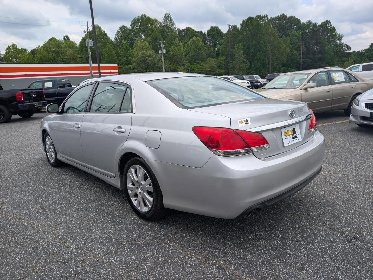 2012 Toyota Avalon (4T1BK3DB8CU) with an Gas V6 3.5L/211 engine, 6-Speed Automatic transmission, located at 3959 U.S. 80 W, Phenix City, AL, 36870, (334) 297-4885, 32.469296, -85.135185 - 2012 Toyota Avalon - Photo#6