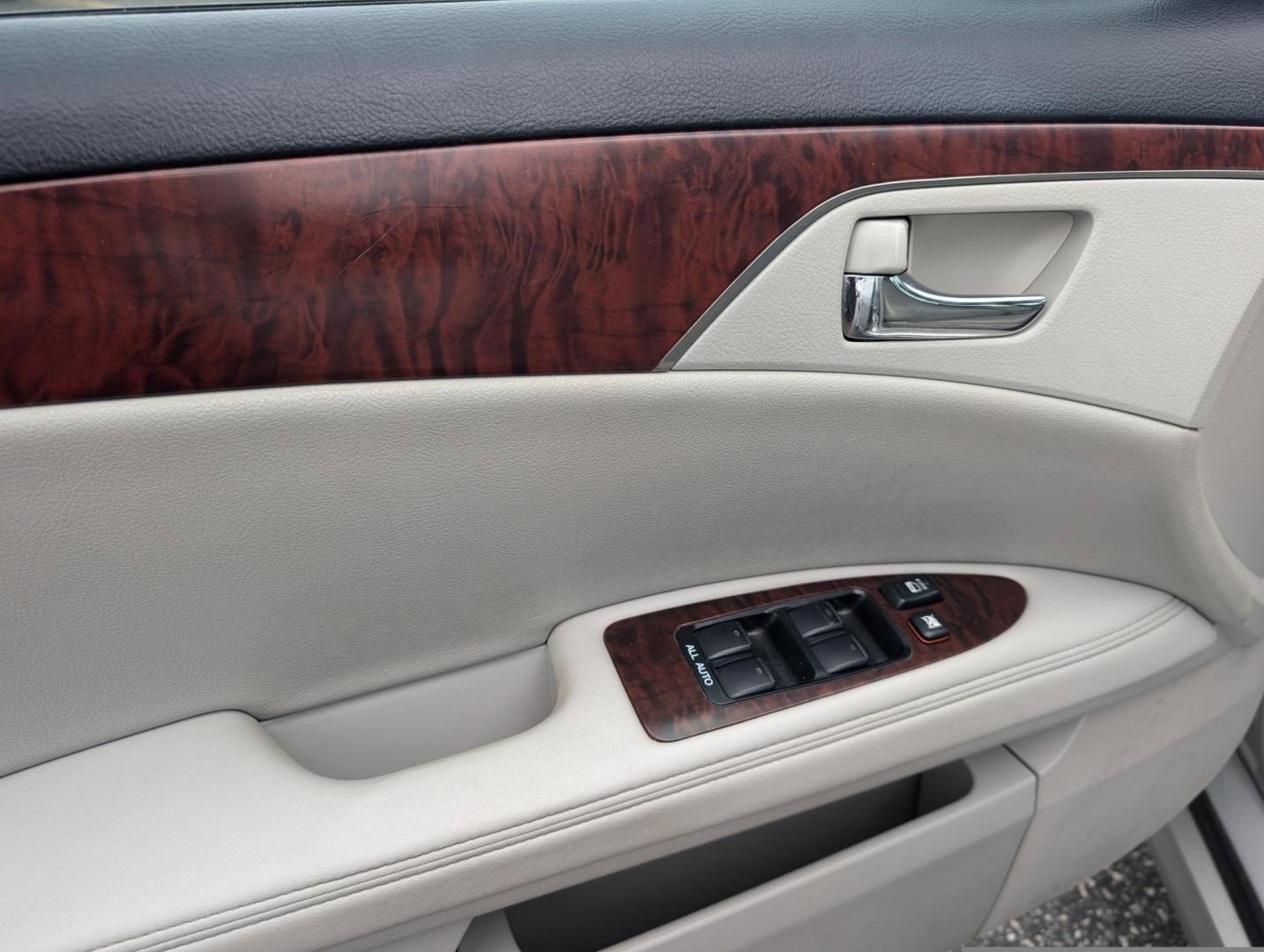 2012 Toyota Avalon (4T1BK3DB8CU) with an Gas V6 3.5L/211 engine, 6-Speed Automatic transmission, located at 3959 U.S. 80 W, Phenix City, AL, 36870, (334) 297-4885, 32.469296, -85.135185 - 2012 Toyota Avalon - Photo#8
