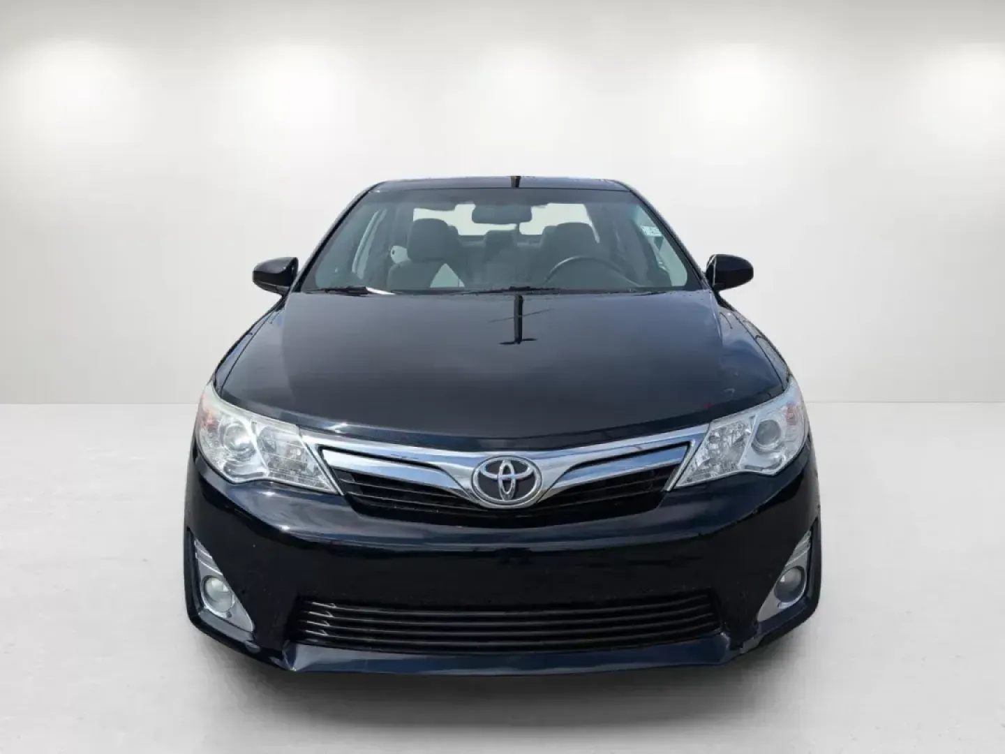 2012 Toyota Camry XLE (4T4BF1FK1CR) with an Gas I4 2.5L/152 engine, 6-Speed Automatic w/Manual Shift transmission, located at 3959 U.S. 80 W, Phenix City, AL, 36870, (334) 297-4885, 32.469296, -85.135185 - 2012 Toyota Camry XLE - Photo#2