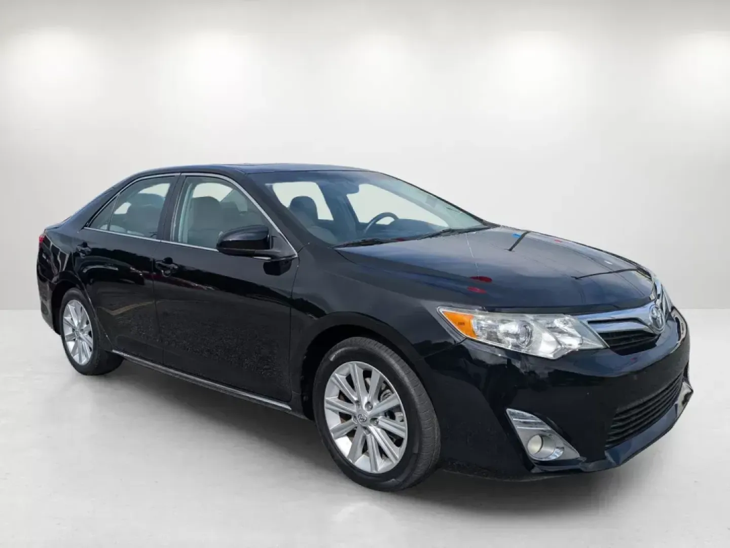 2012 Toyota Camry XLE (4T4BF1FK1CR) with an Gas I4 2.5L/152 engine, 6-Speed Automatic w/Manual Shift transmission, located at 3959 U.S. 80 W, Phenix City, AL, 36870, (334) 297-4885, 32.469296, -85.135185 - 2012 Toyota Camry XLE - Photo#3