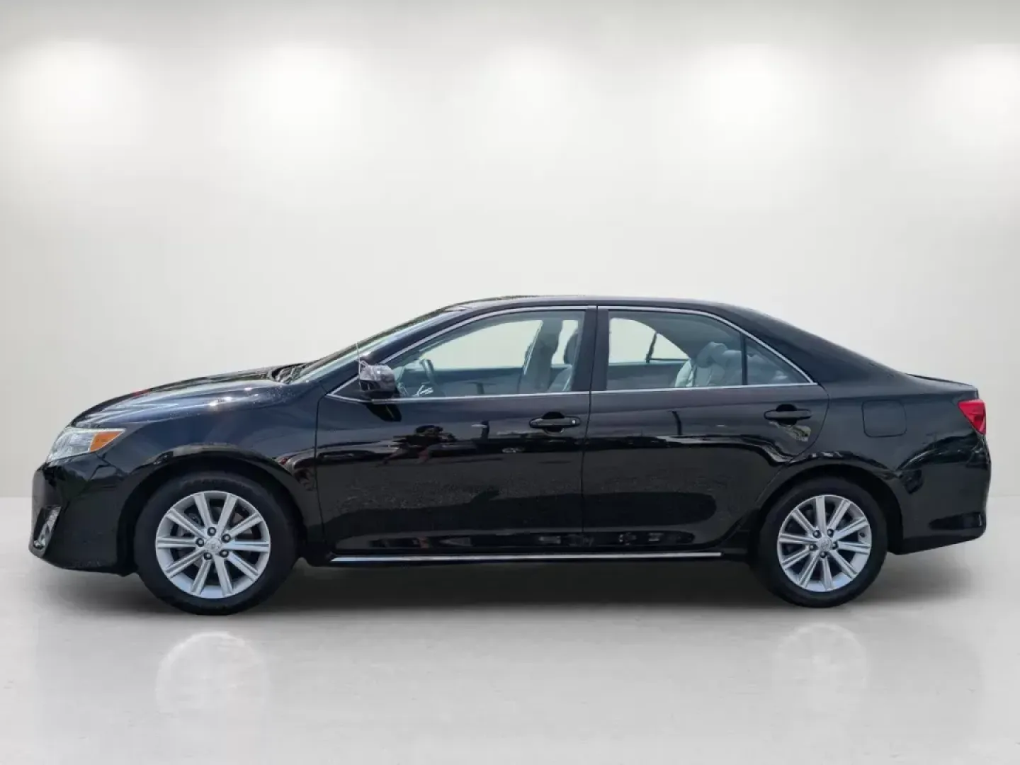 2012 Toyota Camry XLE (4T4BF1FK1CR) with an Gas I4 2.5L/152 engine, 6-Speed Automatic w/Manual Shift transmission, located at 3959 U.S. 80 W, Phenix City, AL, 36870, (334) 297-4885, 32.469296, -85.135185 - 2012 Toyota Camry XLE - Photo#8