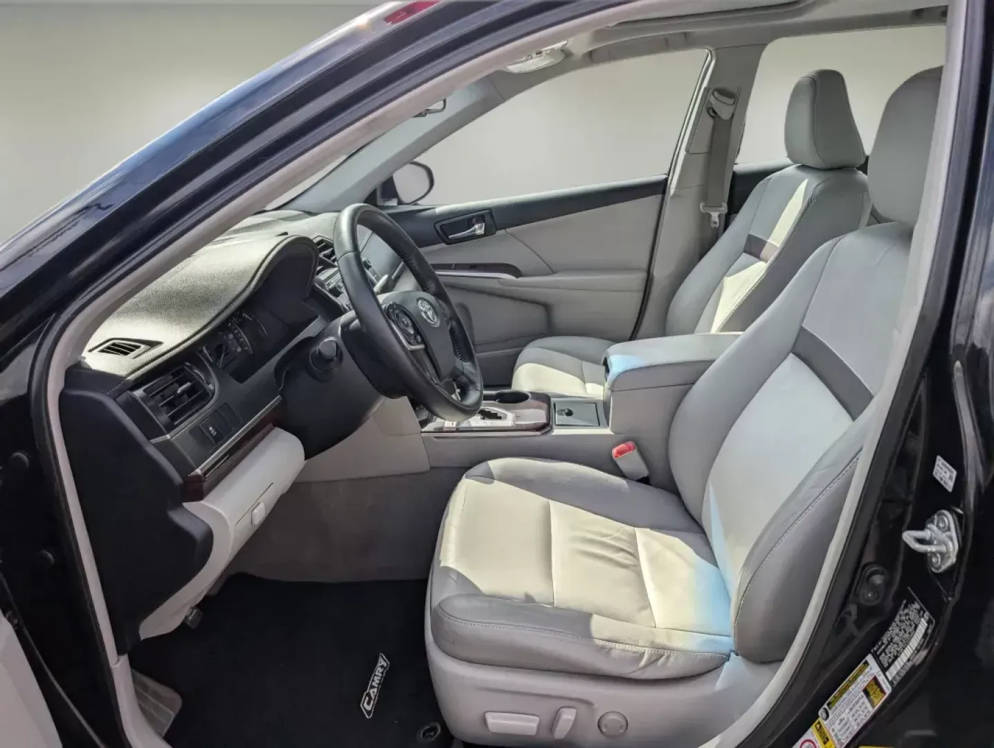 2012 Toyota Camry XLE (4T4BF1FK1CR) with an Gas I4 2.5L/152 engine, 6-Speed Automatic w/Manual Shift transmission, located at 3959 U.S. 80 W, Phenix City, AL, 36870, (334) 297-4885, 32.469296, -85.135185 - 2012 Toyota Camry XLE - Photo#10