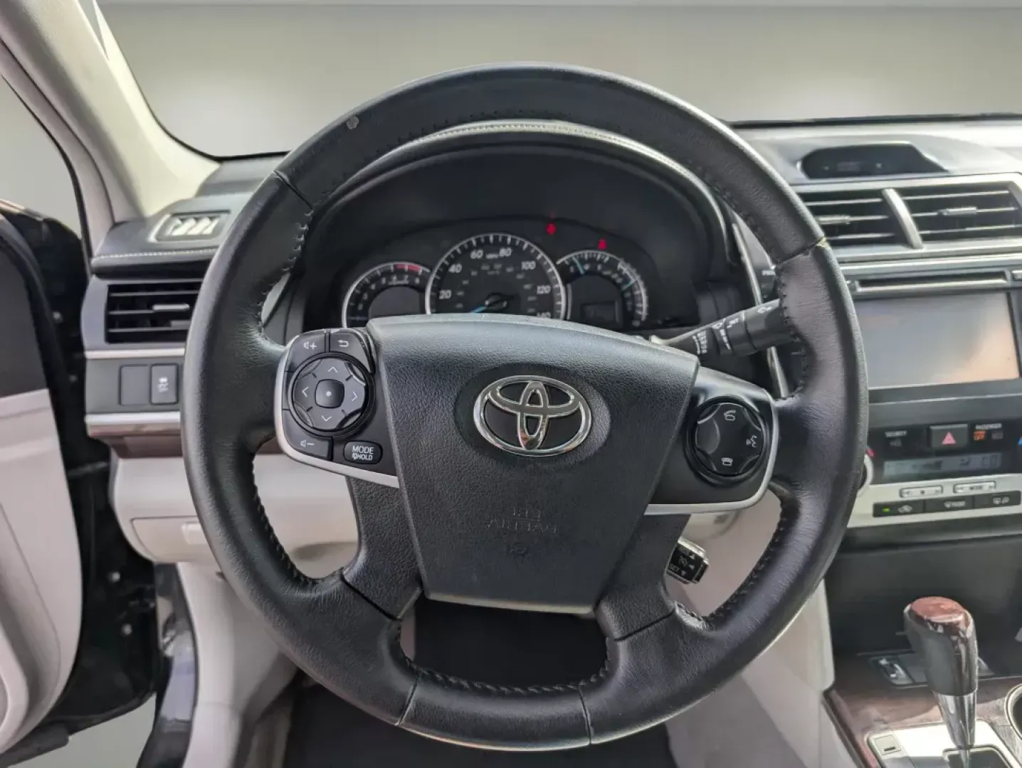 2012 Toyota Camry XLE (4T4BF1FK1CR) with an Gas I4 2.5L/152 engine, 6-Speed Automatic w/Manual Shift transmission, located at 3959 U.S. 80 W, Phenix City, AL, 36870, (334) 297-4885, 32.469296, -85.135185 - 2012 Toyota Camry XLE - Photo#15