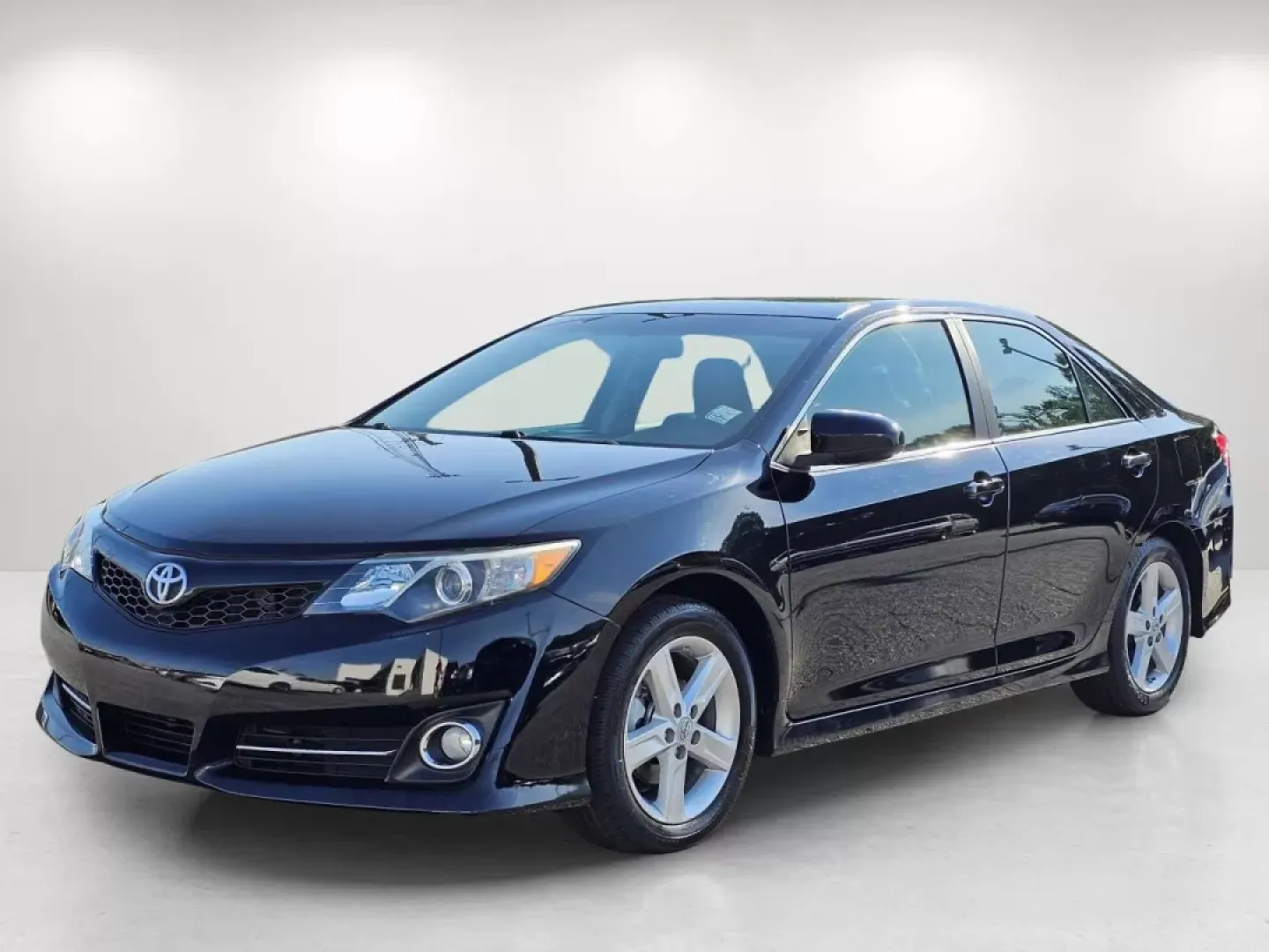 2012 /Black/Ash Toyota Camry SE (4T1BF1FK6CU) with an Other engine, located at 5115 14th Ave., Columbus, GA, 31904, (706) 323-0345, 32.511494, -84.971046 - **Discover Your Ideal Commuter Companion: 2012 Toyota Camry at Gils Auto!**<br /> <br /> Are you seeking a dependable vehicle that combines comfort, efficiency, and affordability for your daily commute? Look no further! At Gils Auto in Phenix City, AL, we proudly present this **2012 Toyota Camry**, - Photo#0