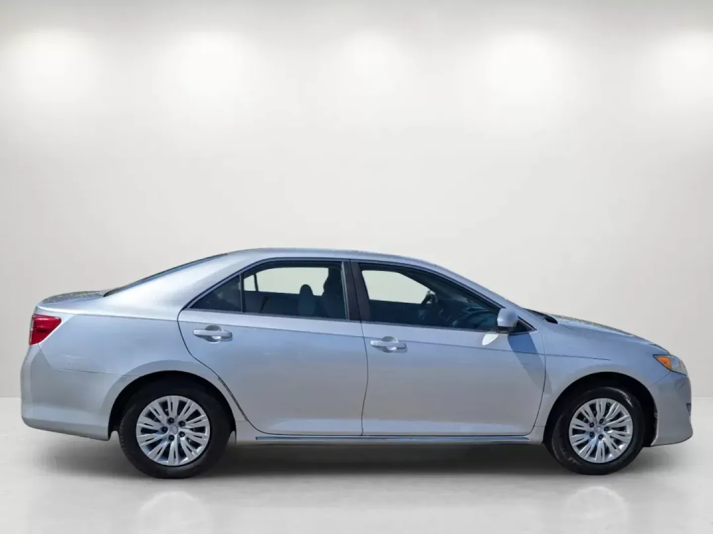 2012 Toyota Camry LE (4T1BF1FK6CU) with an Gas I4 2.5L/152 engine, 6-Speed Automatic w/Manual Shift transmission, located at 7000 Northlake Connector, Columbus, GA, 31904, (706) 987-8085, 32.524975, -84.978134 - 2012 Toyota Camry LE - Photo#4