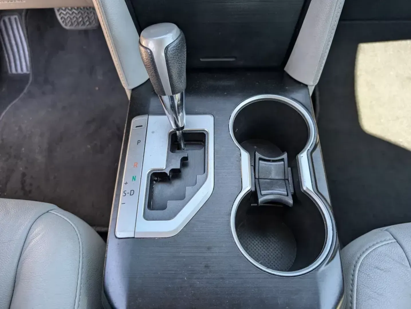 2012 Toyota Camry LE (4T1BF1FK6CU) with an Gas I4 2.5L/152 engine, 6-Speed Automatic w/Manual Shift transmission, located at 7000 Northlake Connector, Columbus, GA, 31904, (706) 987-8085, 32.524975, -84.978134 - 2012 Toyota Camry LE - Photo#13