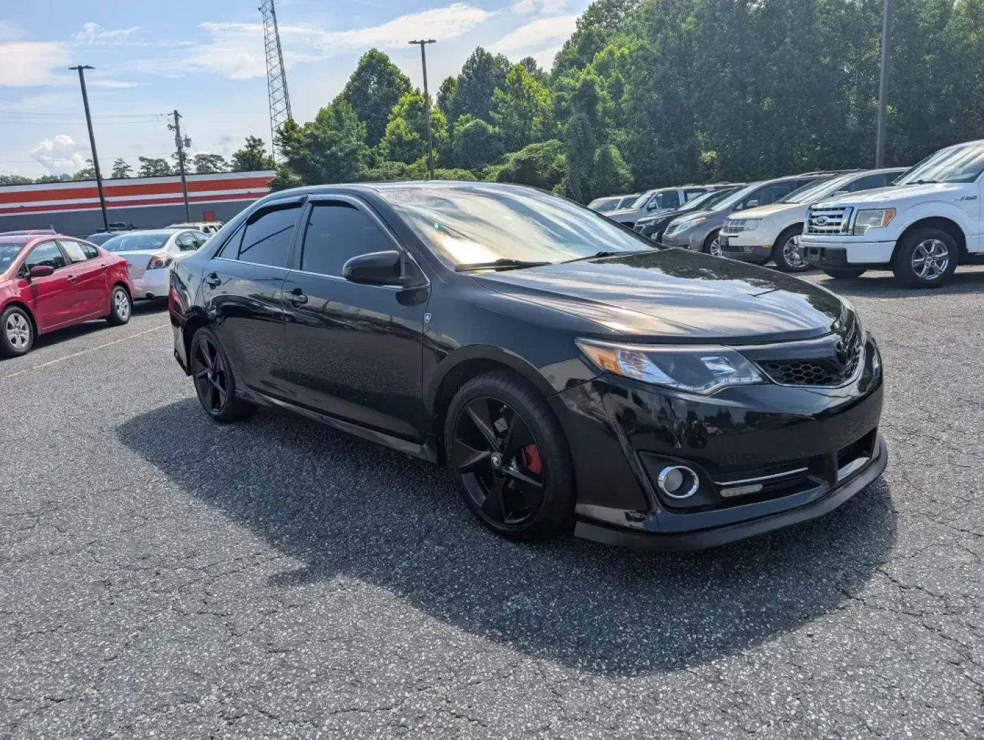 2012 Toyota Camry SE (4T1BF1FK8CU) with an Other engine, located at 1430 Gateway Drive, Opelika, AL, 36801, (334) 239-0944, 32.637871, -85.409790 - Experience the ultimate blend of reliability and comfort with the 2012 Toyota Camry SE, available now at Gils Auto in Opelika, AL. This sedan is perfect for those seeking a dependable daily driver or a family-friendly vehicle that doesn't compromise on style. Whether you're commuting to work, shuttl - Photo#2