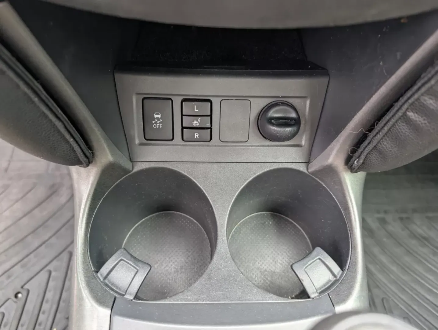 2012 Toyota RAV4 Limited (2T3DK4DV9CW) with an Other engine, located at 3959 U.S. 80 W, Phenix City, AL, 36870, (334) 297-4885, 32.469296, -85.135185 - Elevate your lifestyle with the 2012 Toyota RAV4 Limited, perfect for families, adventure seekers, and daily commuters alike! Imagine hitting the road with your loved ones, exploring the scenic beauty of Phenix City, AL, or bustling through busy streets with ease. This SUV is designed to provide bot - Photo#14