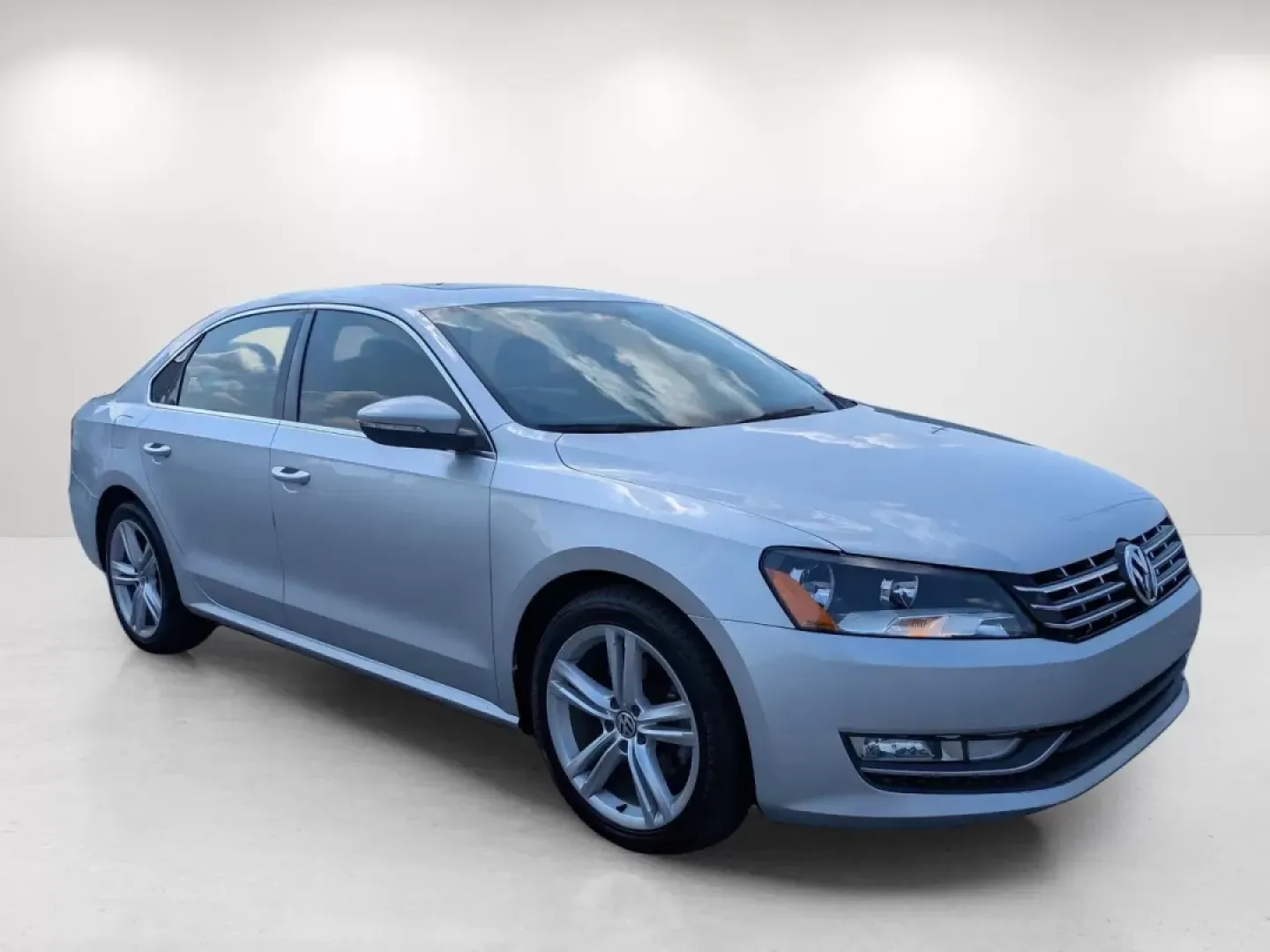 2012 Volkswagen Passat SE w/Sunroof (1VWBM7A35CC) with an Other engine, located at 3959 U.S. 80 W, Phenix City, AL, 36870, (334) 297-4885, 32.469296, -85.135185 - **Elevate Your Daily Commute with this 2012 Volkswagen Passat SE w/Sunroof!** <br /> <br /> Are you searching for the perfect vehicle to enhance your daily routine or weekend getaways? Look no further! The 2012 Volkswagen Passat SE w/Sunroof is the ideal sedan for those who crave a blend of comfort, - Photo#2