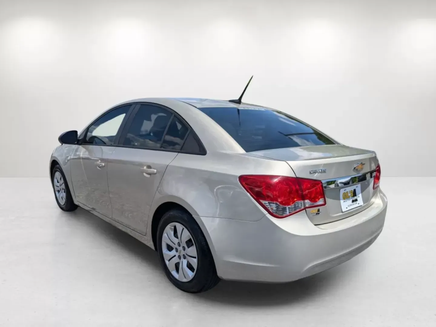 2013 Champagne Silver Metallic /Jet Black/Medium Titanium Chevrolet Cruze LS (1G1PA5SH9D7) with an Gas I4 1.8L/110 engine, 6-Speed Automatic transmission, located at 3959 U.S. 80 W, Phenix City, AL, 36870, (334) 297-4885, 32.469296, -85.135185 - 2013 Chevrolet Cruze LS - Photo#6