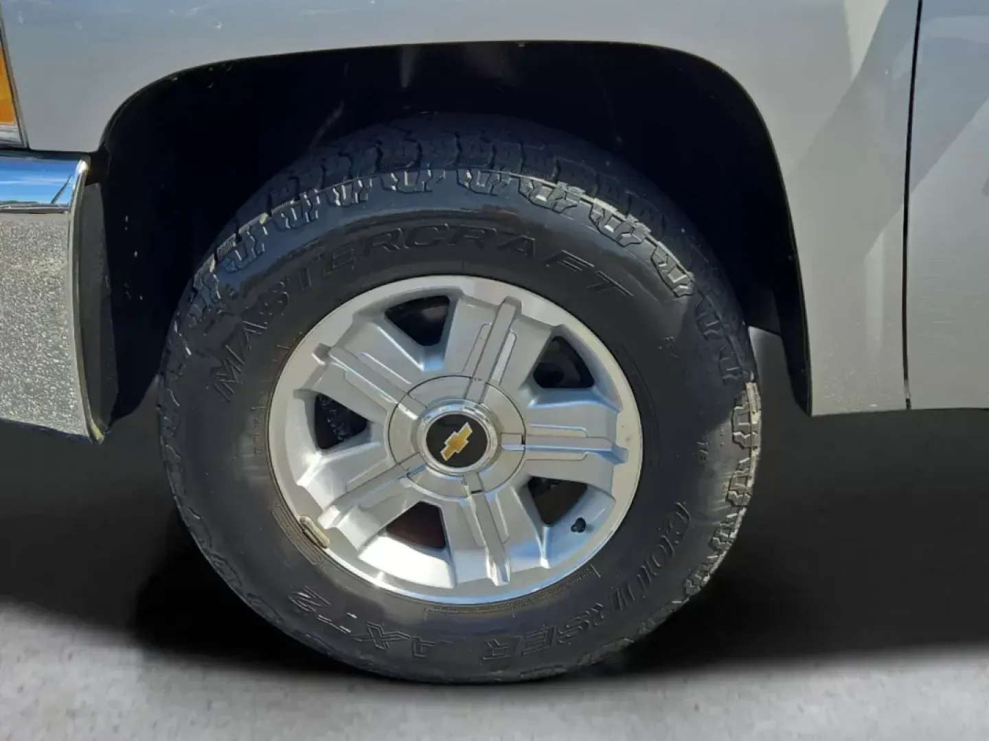 2013 /Light Titanium/Dark Titanium Chevrolet Silverado 1500 LT (1GCRKSE75DZ) with an Other engine, located at 804 22nd Ave, Phenix City, AL, 36870, (334) 297-1860, 32.484749, -85.024475 - **Adventure Awaits: Discover the 2013 Chevrolet Silverado 1500 LT at Gils Auto in Phenix City, AL!**<br /> <br /> Are you ready to upgrade your lifestyle with a dependable vehicle that's perfect for weekend adventures, family outings, and daily commutes? Look no further than this stunning **2013 Che - Photo#8