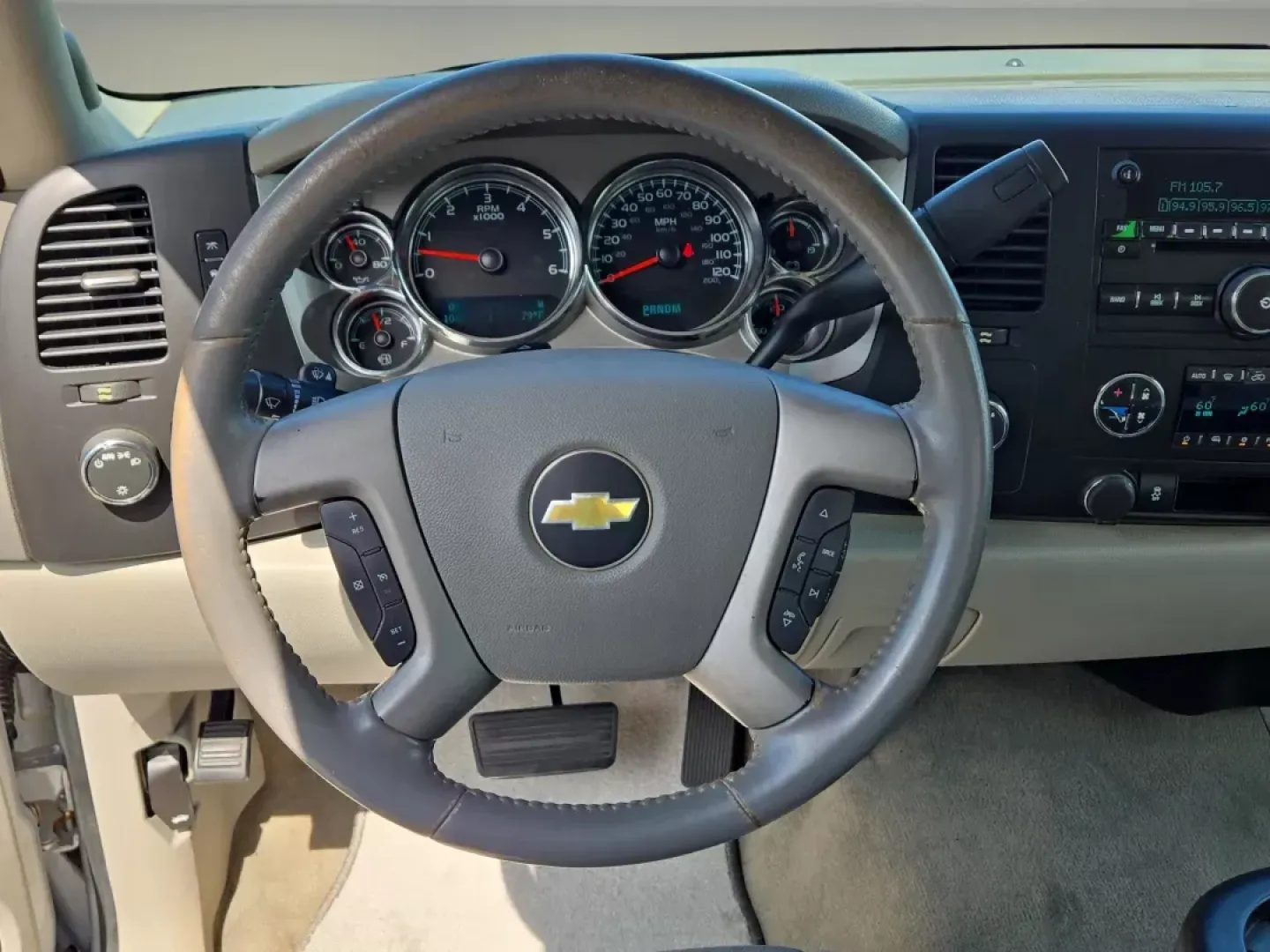 2013 /Light Titanium/Dark Titanium Chevrolet Silverado 1500 LT (1GCRKSE75DZ) with an Other engine, located at 804 22nd Ave, Phenix City, AL, 36870, (334) 297-1860, 32.484749, -85.024475 - **Adventure Awaits: Discover the 2013 Chevrolet Silverado 1500 LT at Gils Auto in Phenix City, AL!**<br /> <br /> Are you ready to upgrade your lifestyle with a dependable vehicle that's perfect for weekend adventures, family outings, and daily commutes? Look no further than this stunning **2013 Che - Photo#15