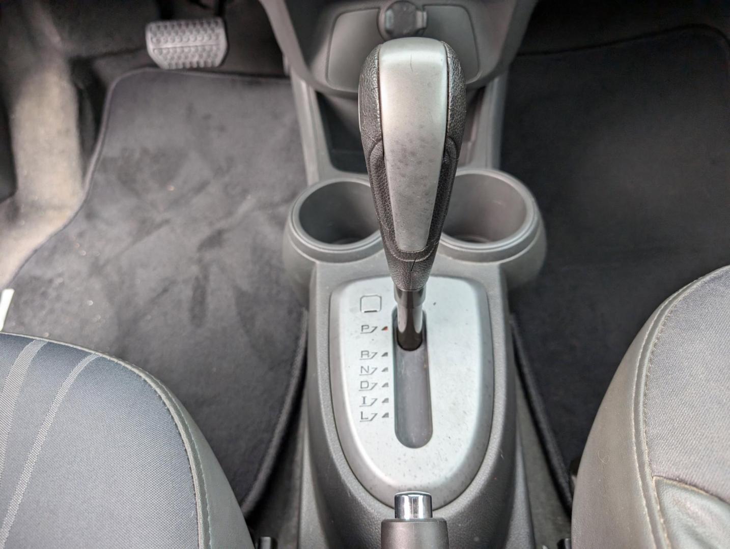 2013 /Silver w/Silver trim Chevrolet Spark LS (KL8CB6S92DC) with an Gas I4 1.2L/73 engine, 4-Speed Automatic transmission, located at 1430 Gateway Drive, Opelika, AL, 36801, (334) 239-0944, 32.637871, -85.409790 - 2013 Chevrolet Spark LS - Photo#12