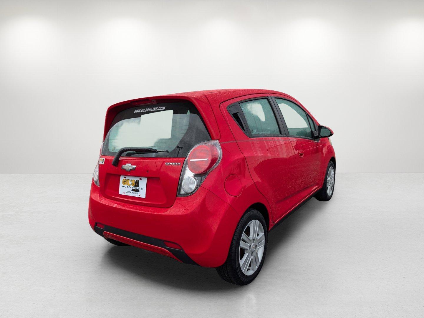 2013 /Silver w/Silver trim Chevrolet Spark LS (KL8CB6S92DC) with an Gas I4 1.2L/73 engine, 4-Speed Automatic transmission, located at 1430 Gateway Drive, Opelika, AL, 36801, (334) 239-0944, 32.637871, -85.409790 - 2013 Chevrolet Spark LS - Photo#4