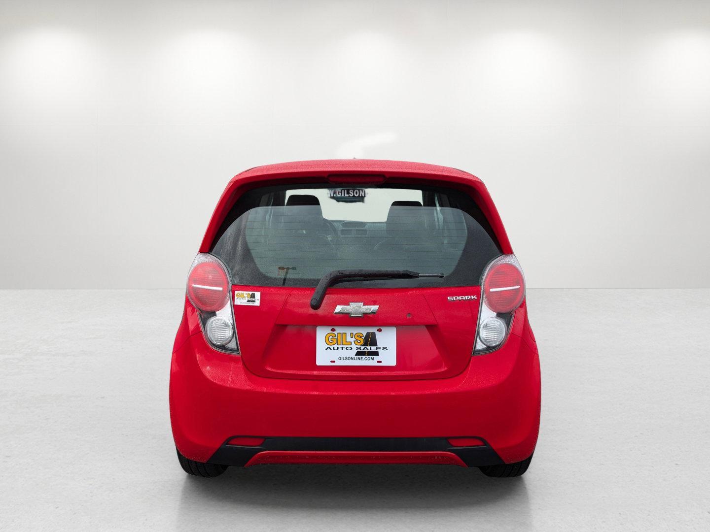 2013 /Silver w/Silver trim Chevrolet Spark LS (KL8CB6S92DC) with an Gas I4 1.2L/73 engine, 4-Speed Automatic transmission, located at 1430 Gateway Drive, Opelika, AL, 36801, (334) 239-0944, 32.637871, -85.409790 - 2013 Chevrolet Spark LS - Photo#5