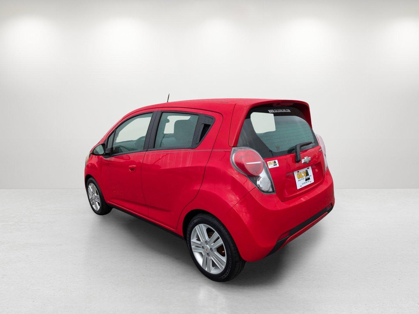 2013 /Silver w/Silver trim Chevrolet Spark LS (KL8CB6S92DC) with an Gas I4 1.2L/73 engine, 4-Speed Automatic transmission, located at 1430 Gateway Drive, Opelika, AL, 36801, (334) 239-0944, 32.637871, -85.409790 - 2013 Chevrolet Spark LS - Photo#6